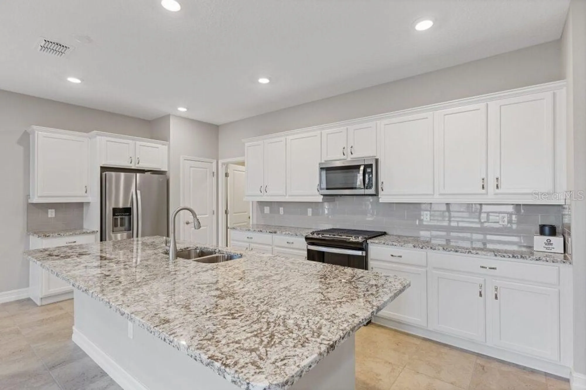 Property Slideshow image 4 of 18 | 5597 nw 45th ln, Ocala, FL, 34482