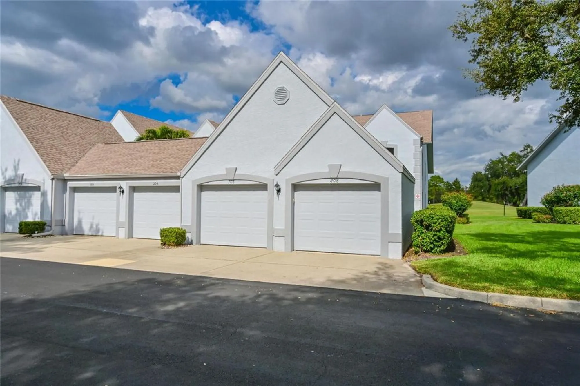 Property Slideshow image 4 of 55 | 6611 stone river rd apt 106, Bradenton, FL, 34203