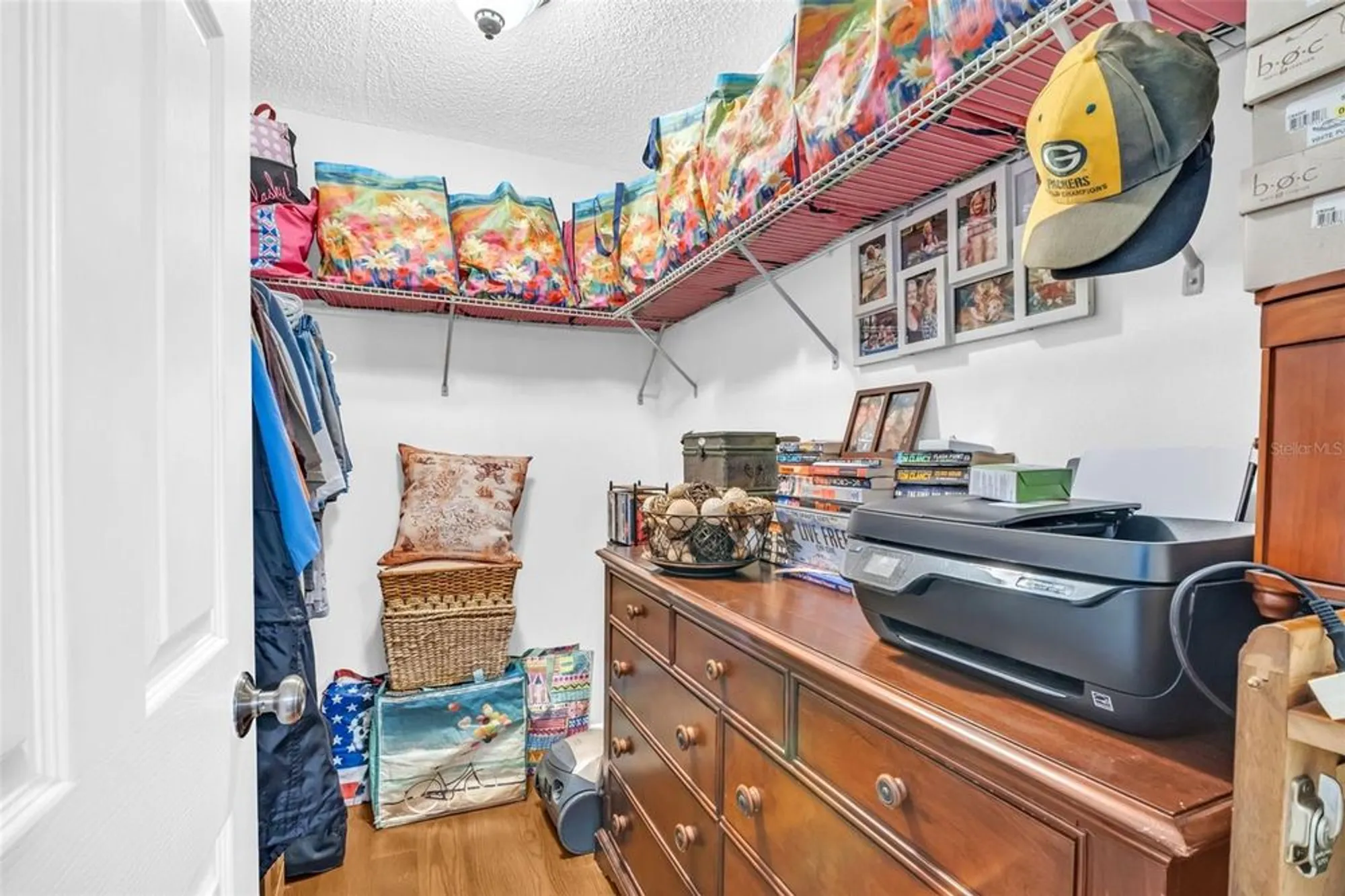 Property Slideshow image 19 of 49 | 3481 maclaren dr, Palm Harbor, FL, 34684