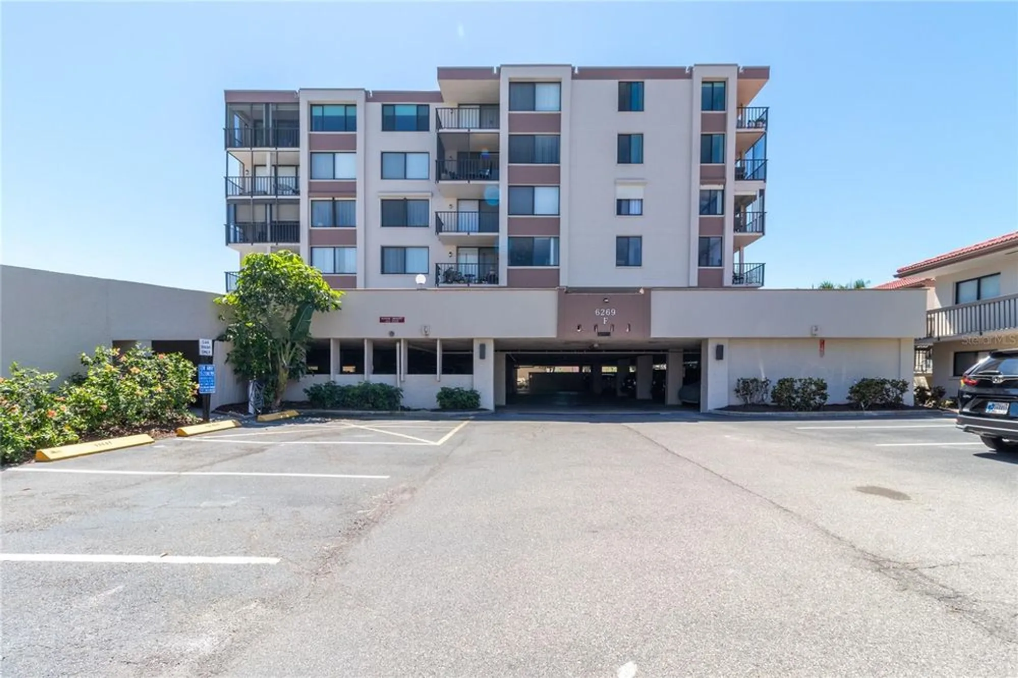 Property Slideshow image 3 of 28 | 6269 palma del mar blvd s apt 308, St Petersburg, FL, 33715