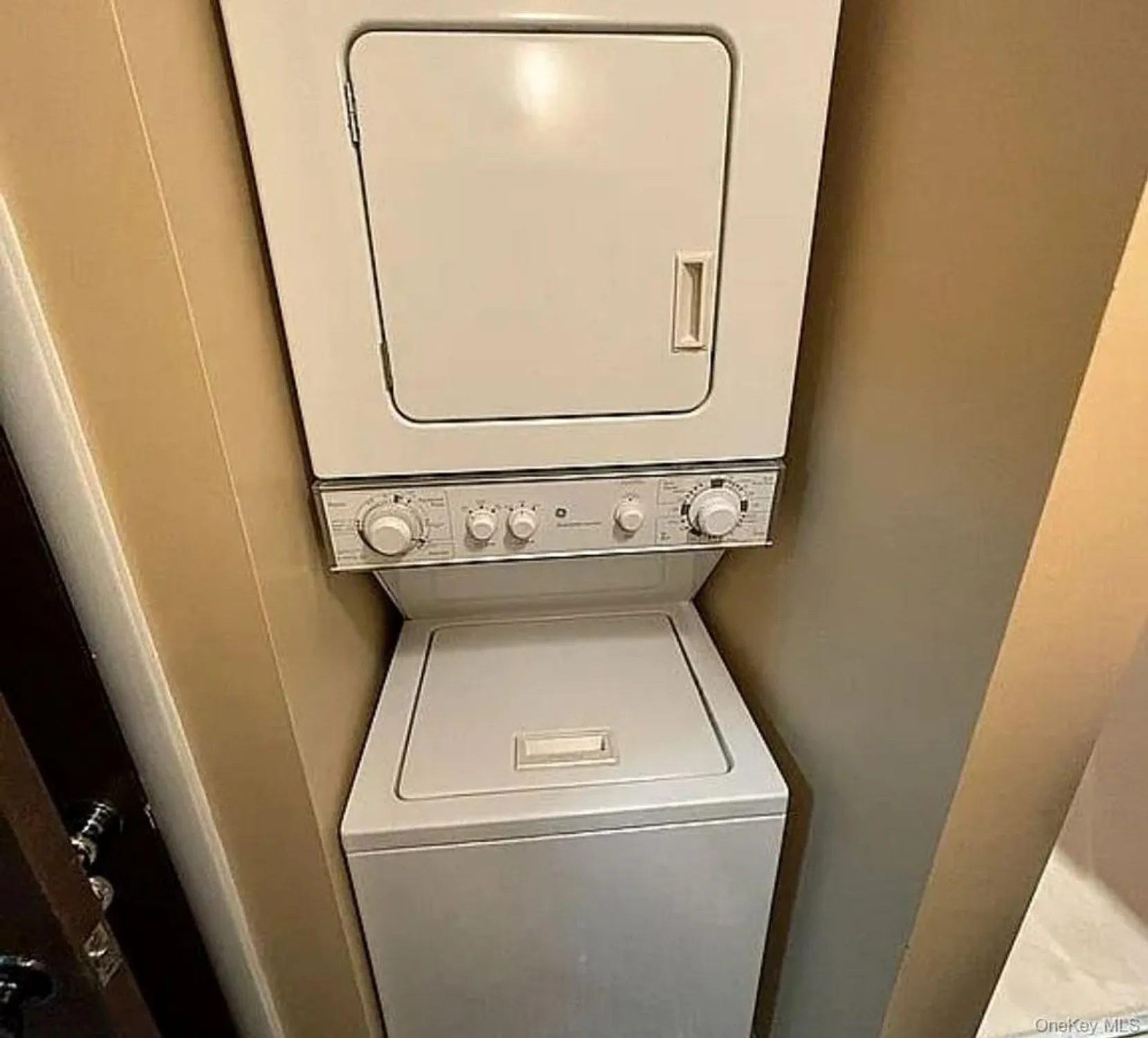 Property Slideshow image 7 of 43 | 108 village rd b, Yorktown Heights, NY, 10598