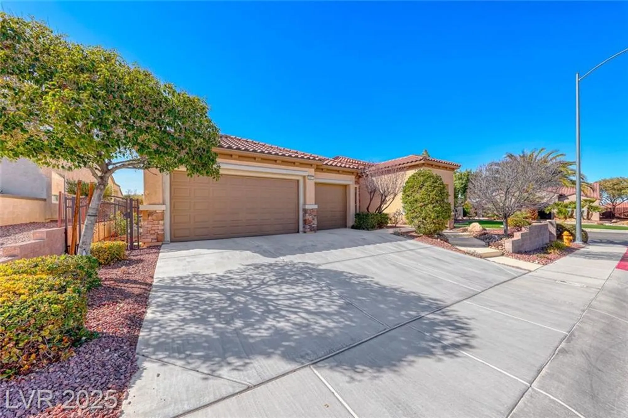 Property Slideshow image 2 of 68 | 2357 wisconsin dells dr, Henderson, NV, 89044