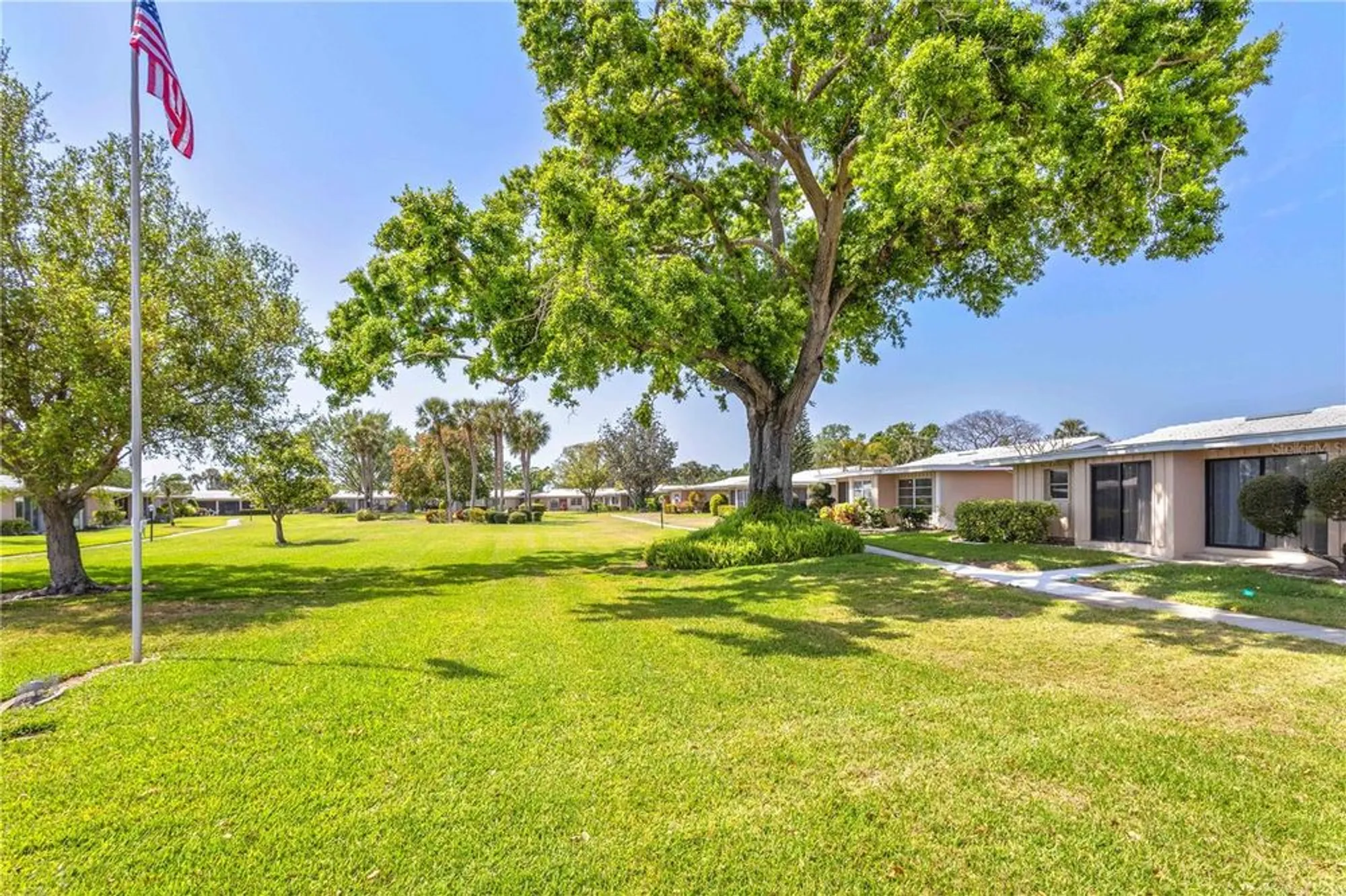 Property Slideshow image 35 of 35 | 3328 dartmouth ln 1012, Sarasota, FL, 34239