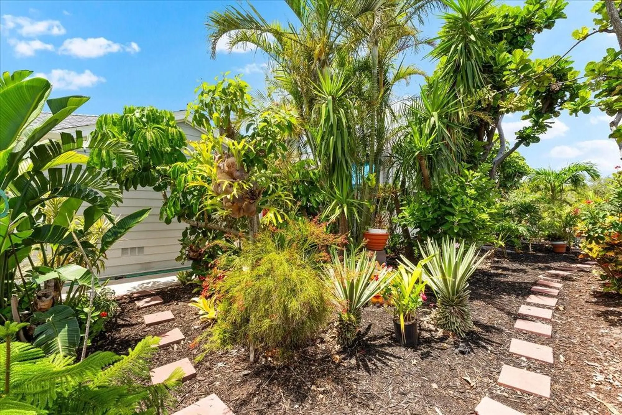 Property Slideshow image 10 of 69 | 1312 perico point cir, Bradenton, FL, 34209