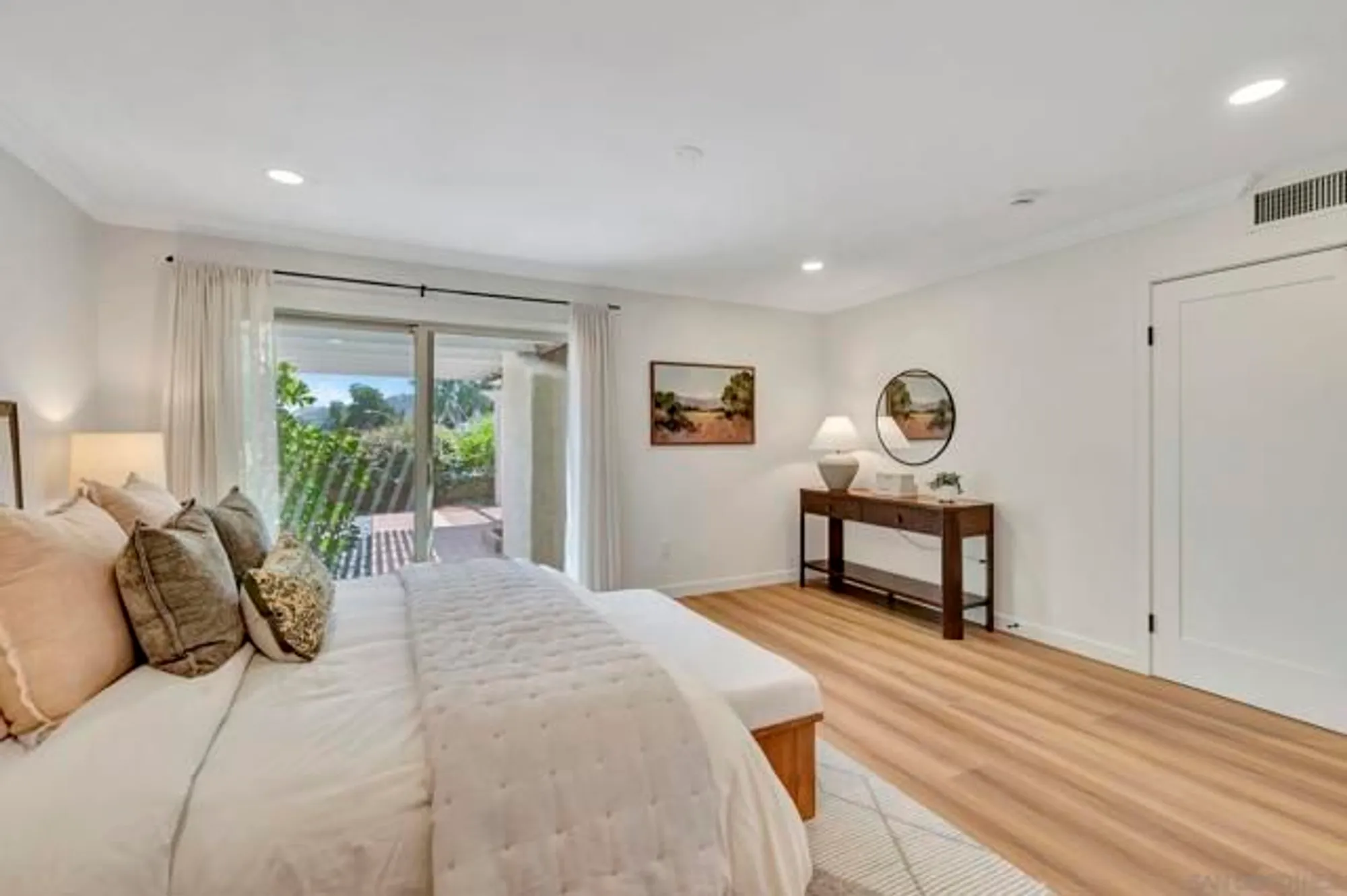 Property Slideshow image 23 of 49 | 12880 circulo dardo, San Diego, CA, 92128