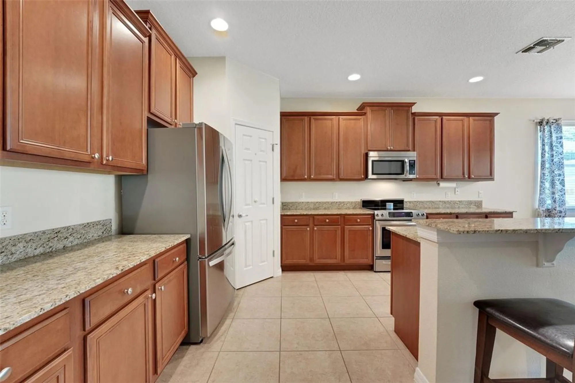 Property Slideshow image 14 of 49 | 30532 gidran ter, Mount Dora, FL, 32757