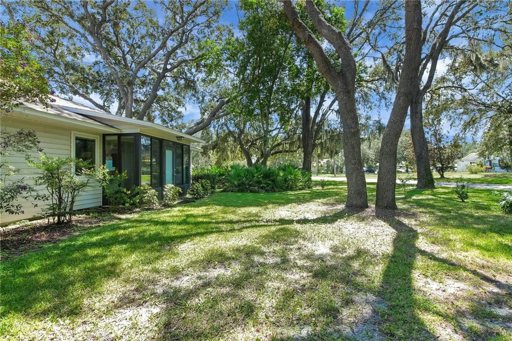 Property Slideshow image 10 of 63 | 610 fannich ct, Leesburg, FL, 34788