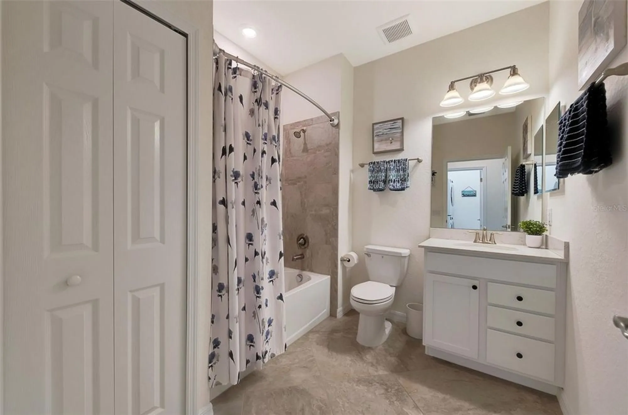 Property Slideshow image 34 of 96 | 10789 tarflower dr 202, Venice, FL, 34293