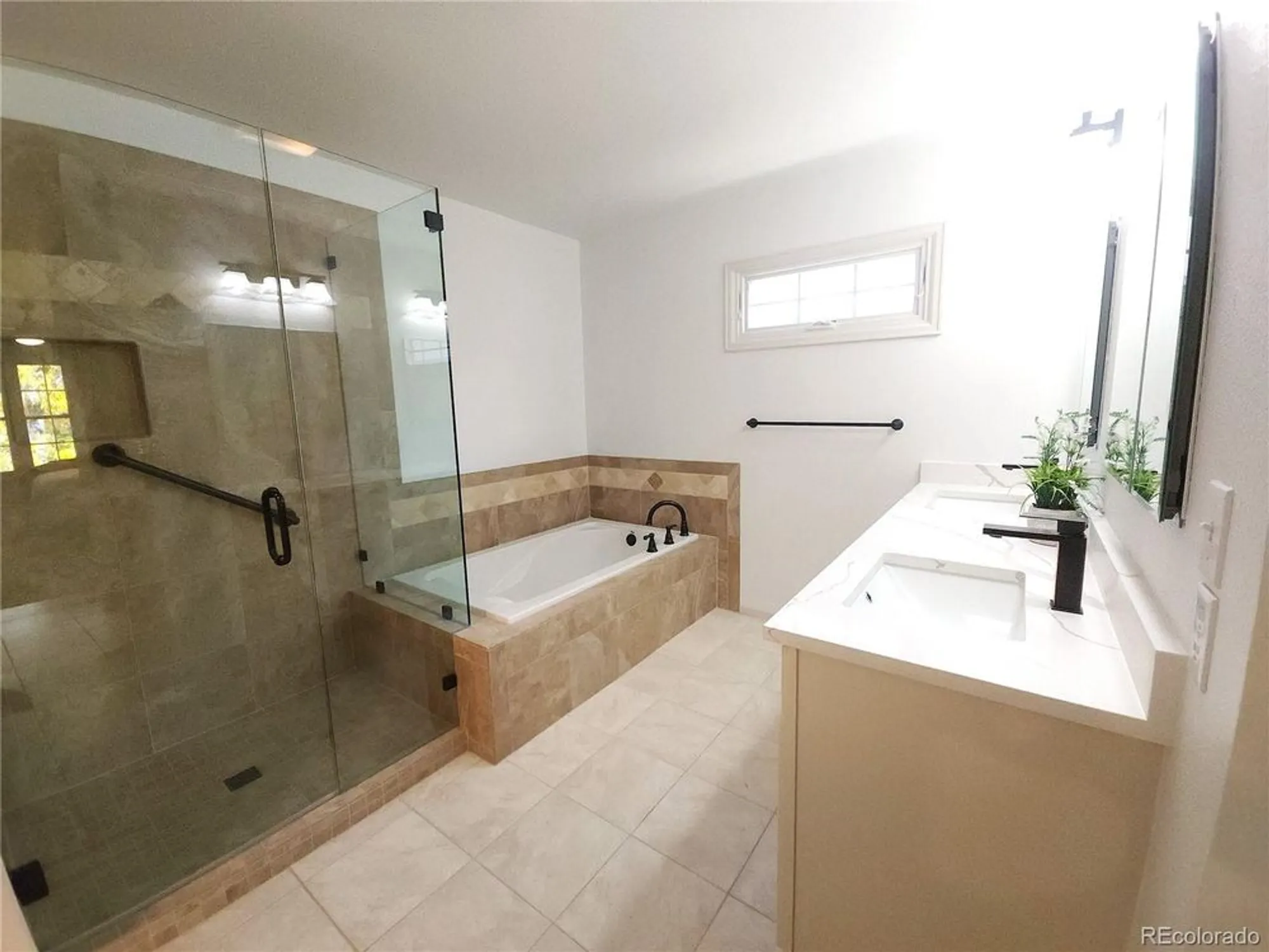 Property Slideshow image 10 of 31 | 4927 greenwich way, Highlands Ranch, CO, 80130