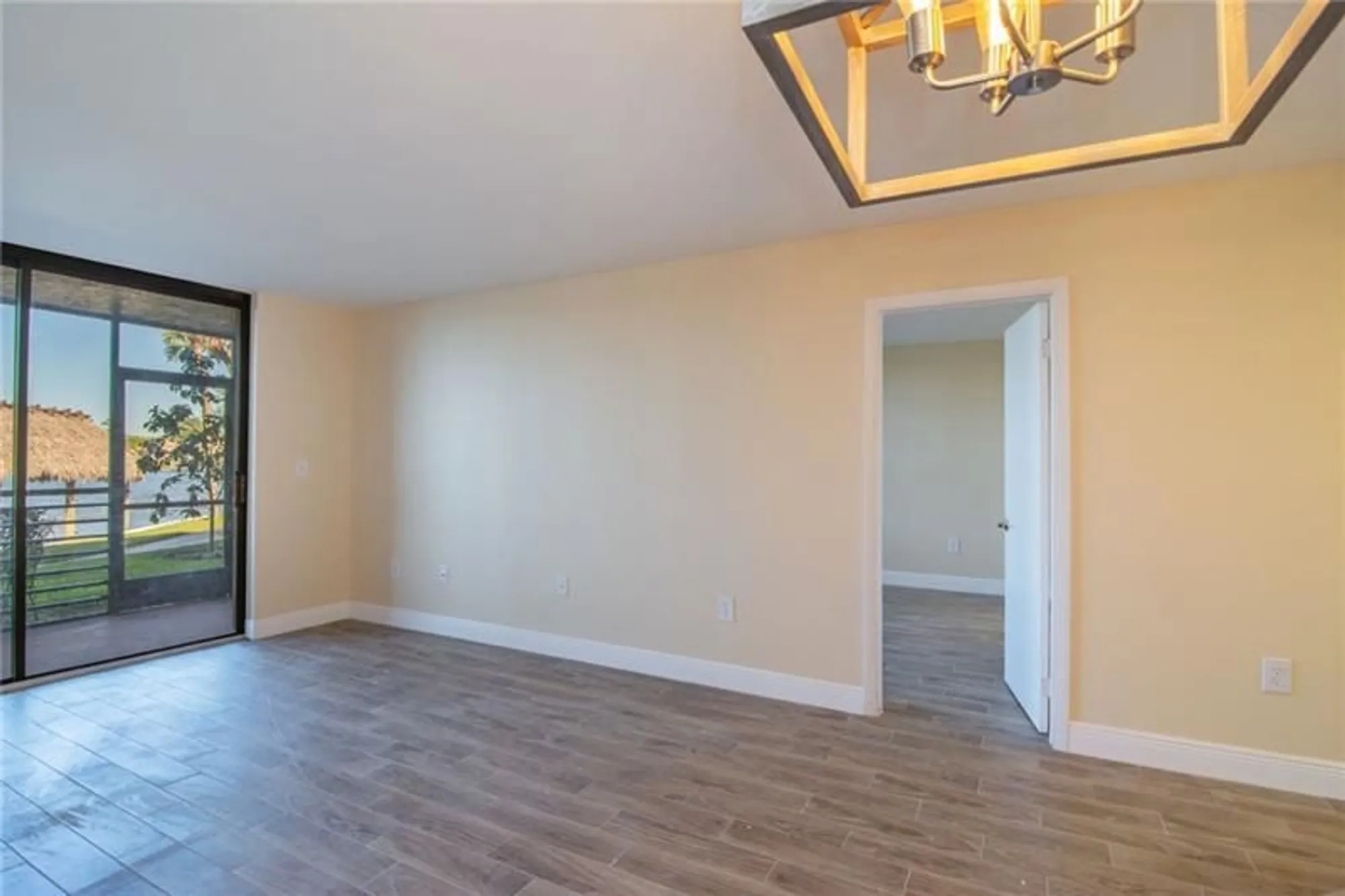 Property Slideshow image 12 of 31 | 1100 colony point cir apt 105, Pembroke Pines, FL, 33026
