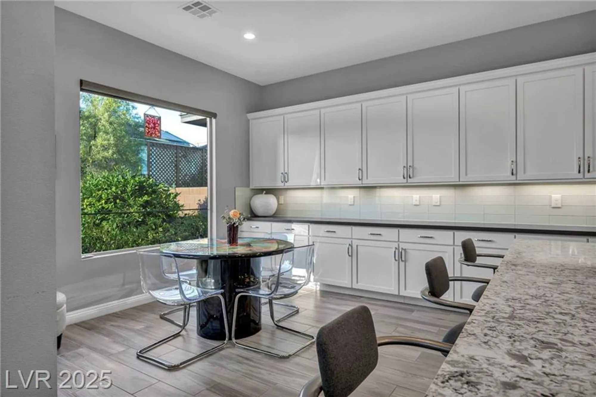 Property Slideshow image 16 of 87 | 9988 regency square ave, Las Vegas, NV, 89148