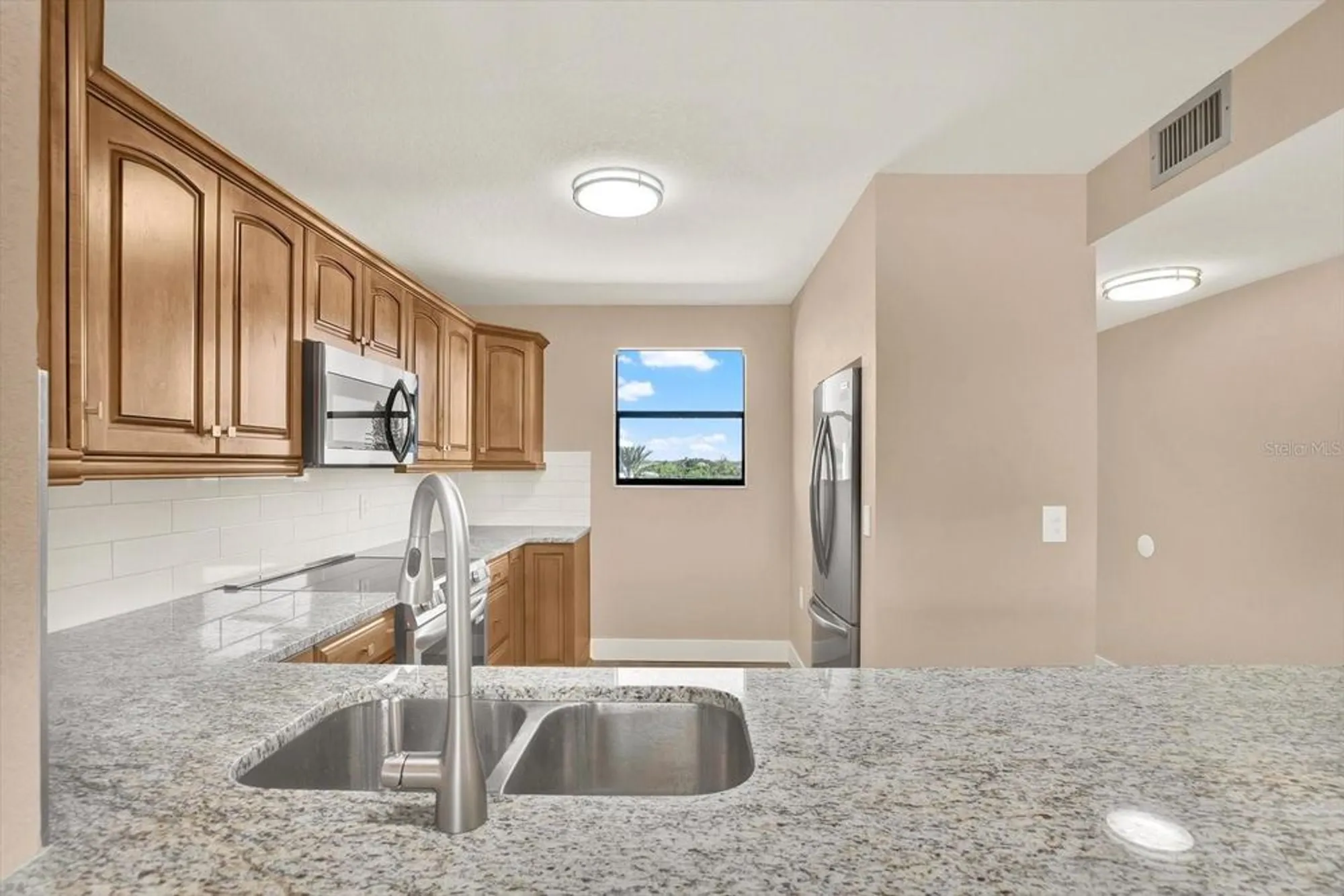 Property Slideshow image 7 of 35 | 18304 gulf blvd 311, Redington Shores, FL, 33708