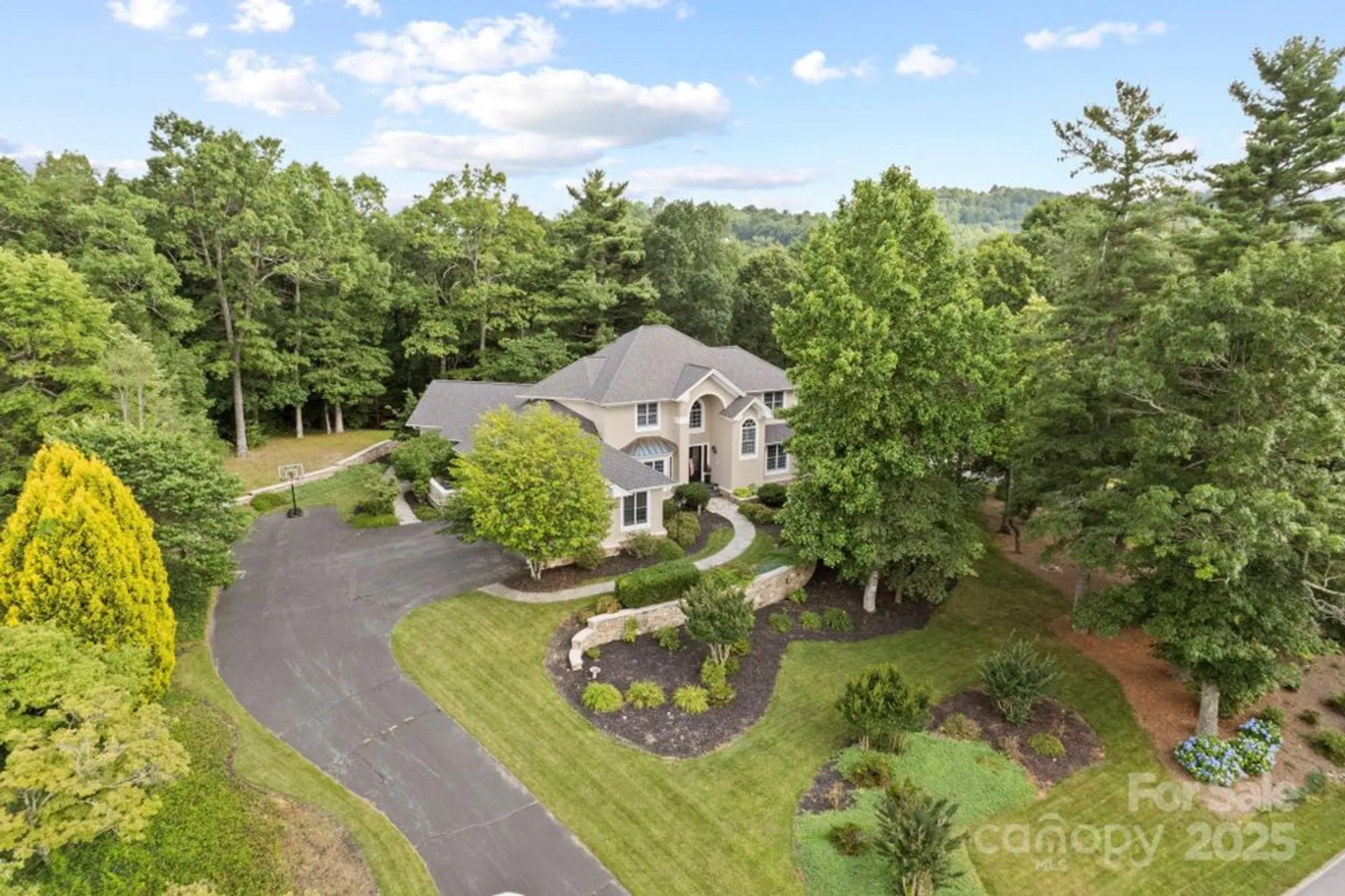 Property Slideshow image 4 of 48 | 117 founders dr, Flat Rock, NC, 28731