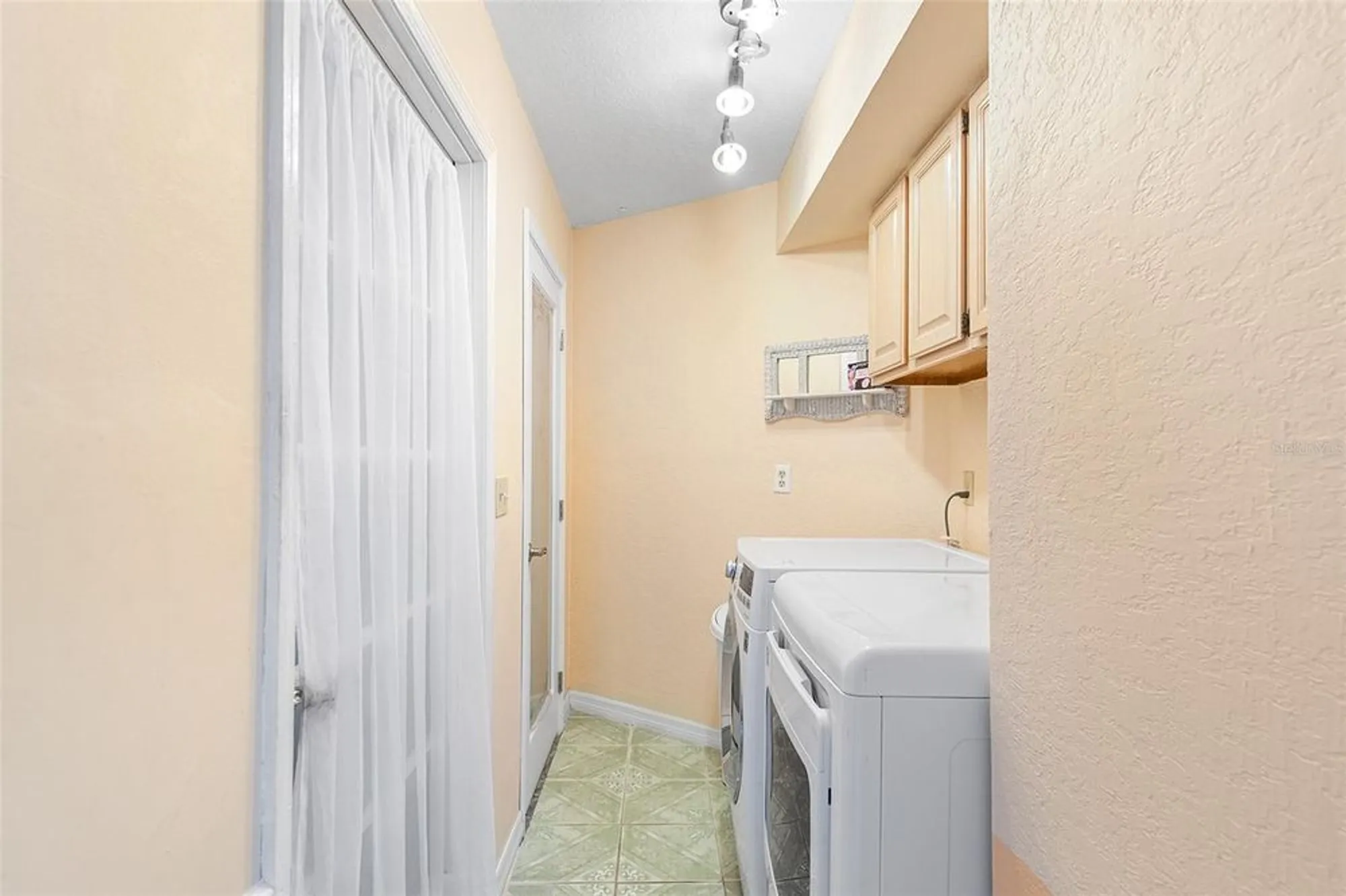 Property Slideshow image 32 of 68 | 543 clubhill dr, Haines City, FL, 33844