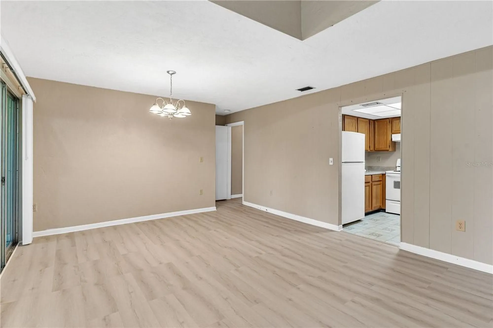 Property Slideshow image 14 of 40 | 14202 sandalwood dr # 202, Wildwood, FL, 34785