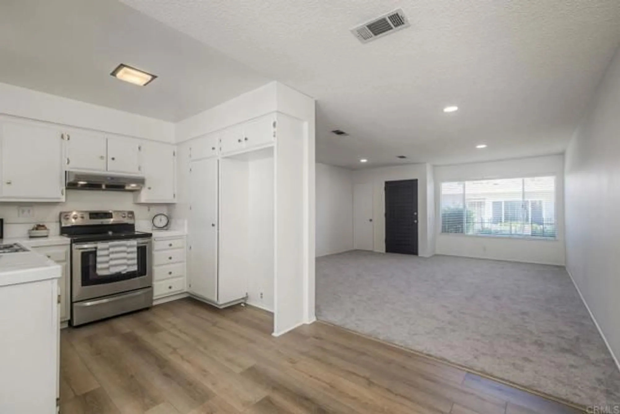 Property Slideshow image 11 of 41 | 3839 vista campana 16, Oceanside, CA, 92057