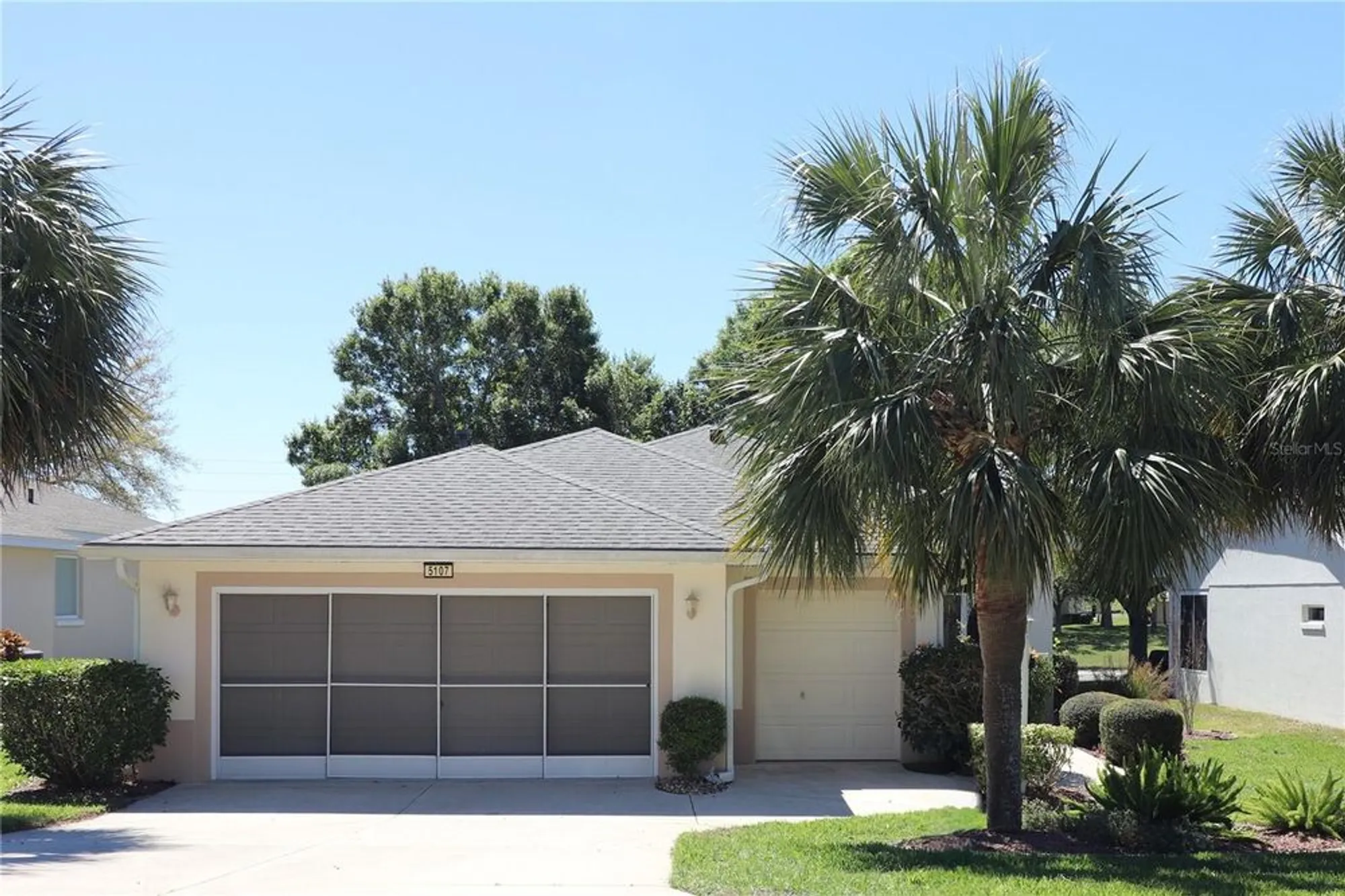 Property Slideshow image 1 of 31 | 5107 aurora dr, Leesburg, FL, 34748