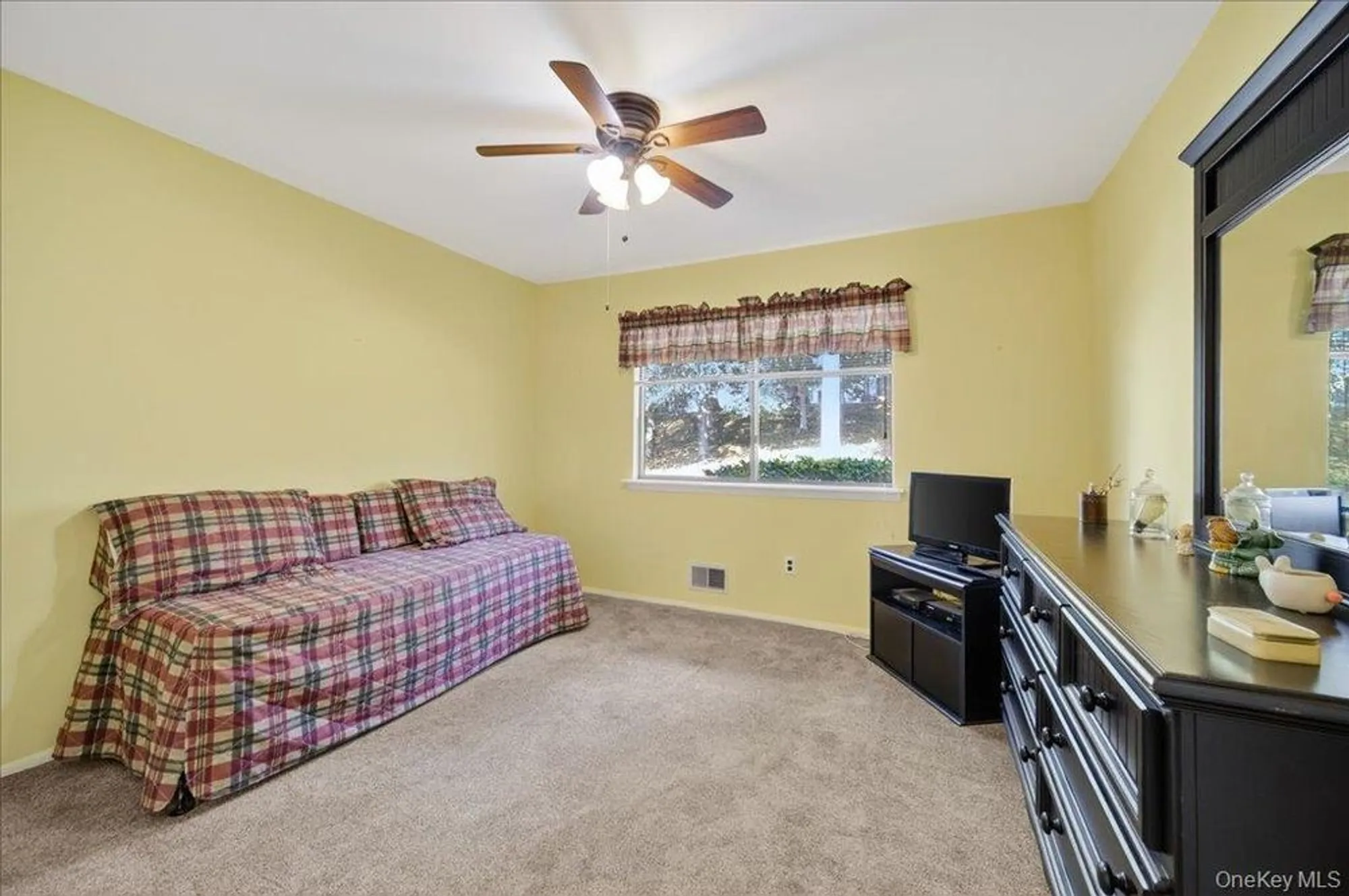 Property Slideshow image 18 of 44 | 129c columbia ct, Yorktown Heights, NY, 10598