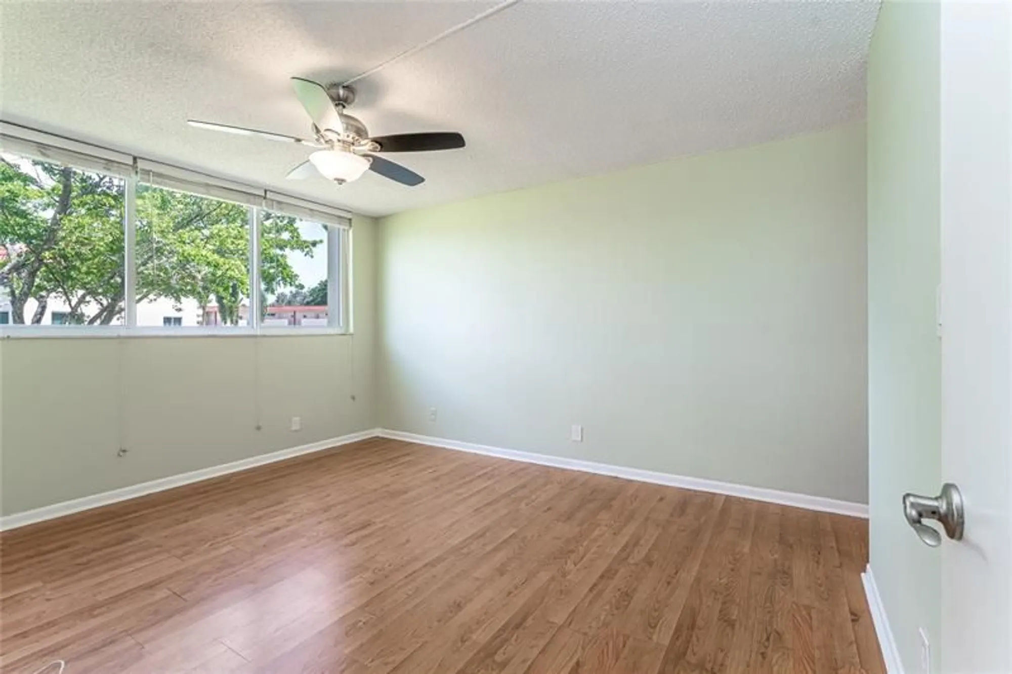 Property Slideshow image 13 of 57 | 9720 s hollybrook lake dr 205, Pembroke Pines, FL, 33025