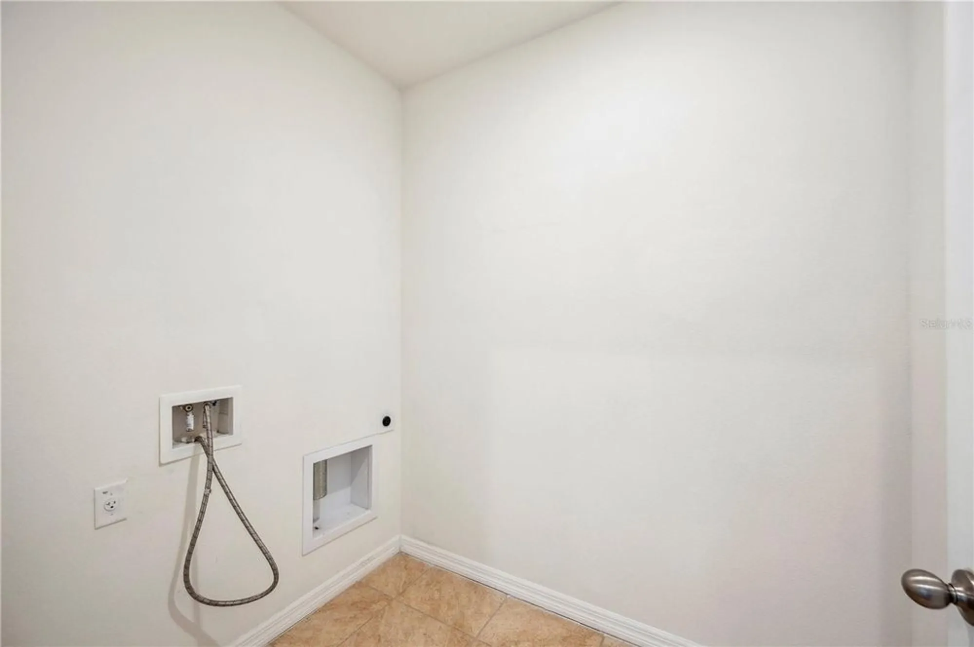 Property Slideshow image 39 of 49 | 2062 blue highlands dr, Lakeland, FL, 33811