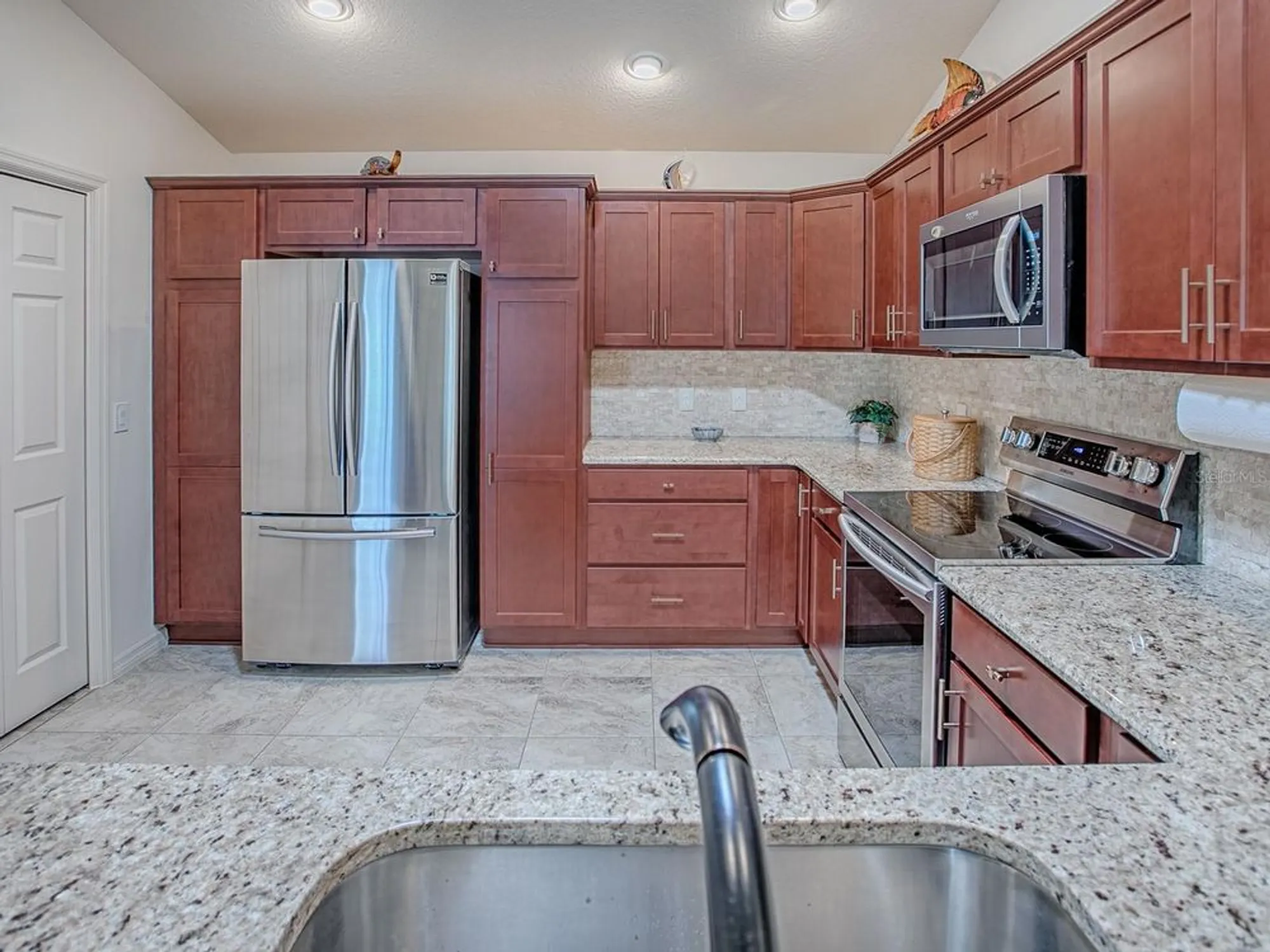 Property Slideshow image 11 of 31 | 1222 dustin dr, The Villages, FL, 32159