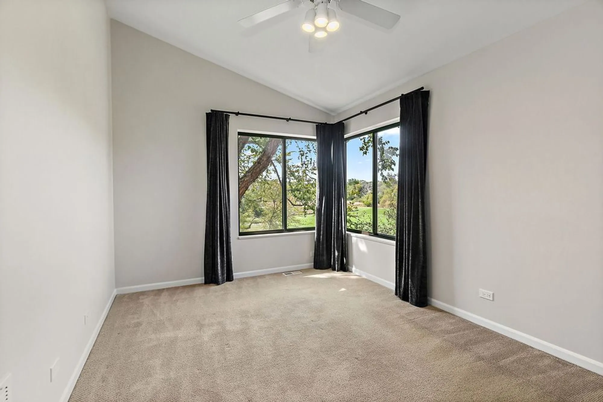 Property Slideshow image 22 of 39 | 830 oak hill rd, Lake Barrington, IL, 60010