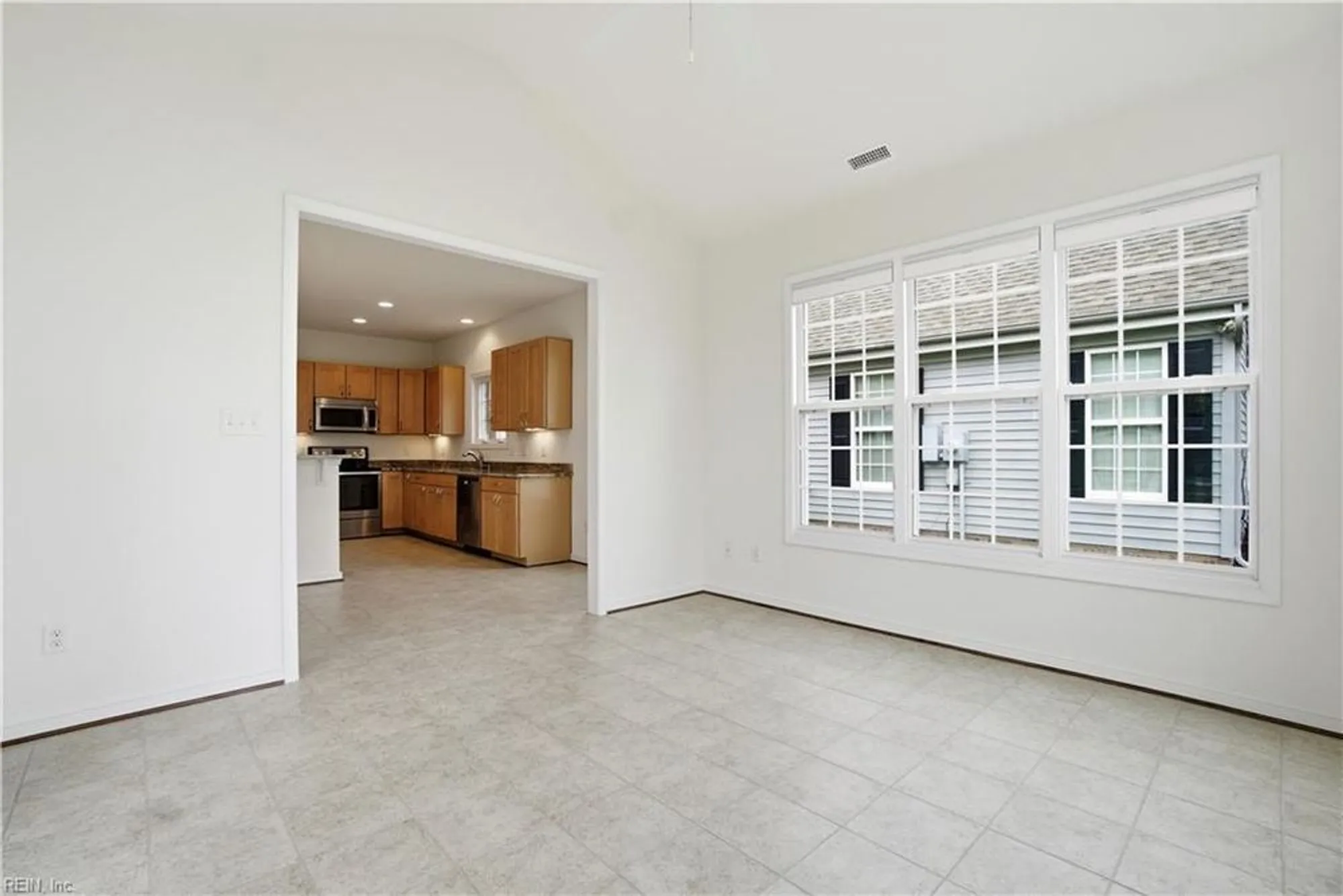 Property Slideshow image 11 of 50 | 502 dunning ln, Chesapeake, VA, 23322