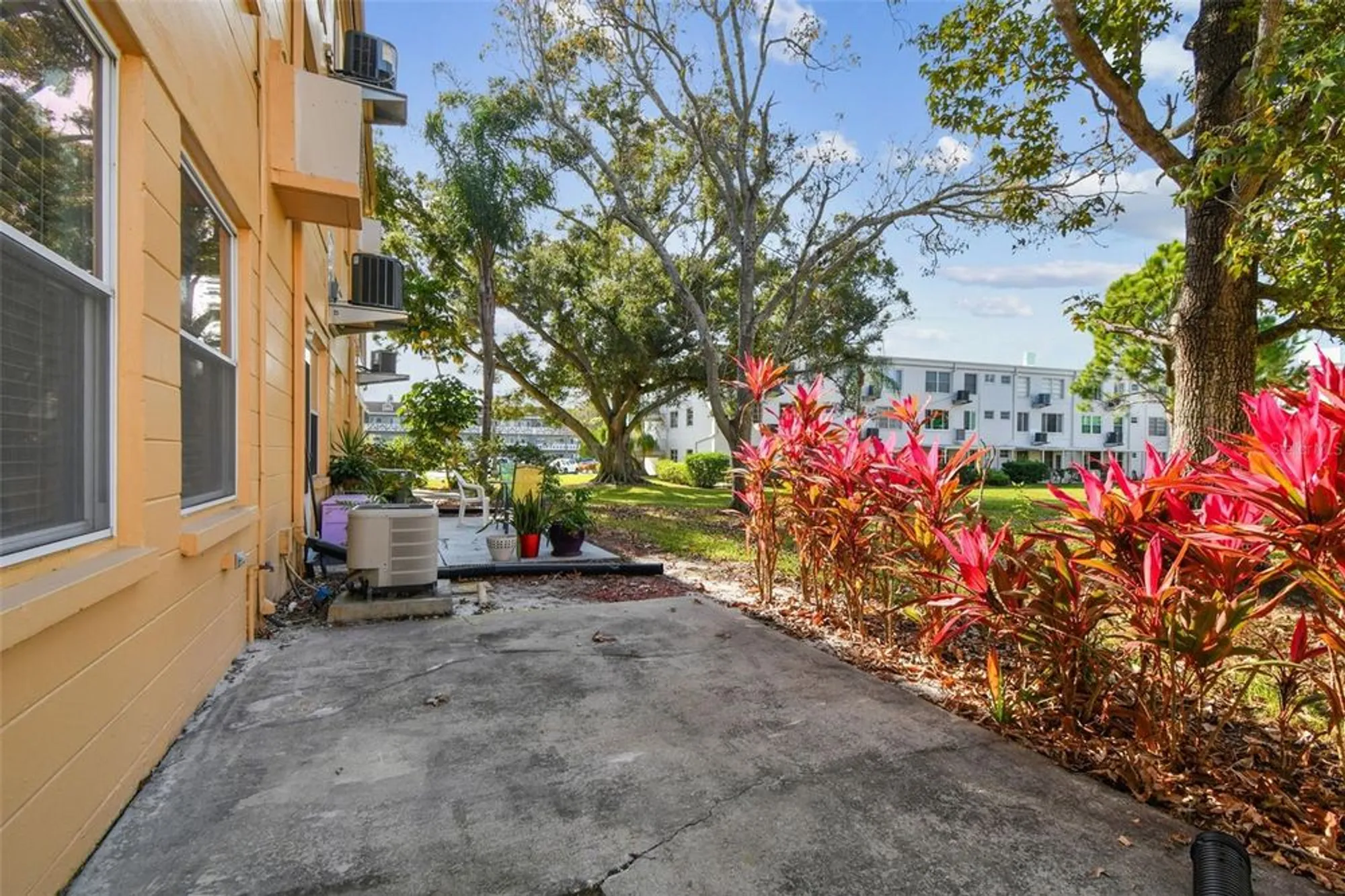 Property Slideshow image 34 of 73 | 2466 ecuadorian way apt 6, Clearwater, FL, 33763