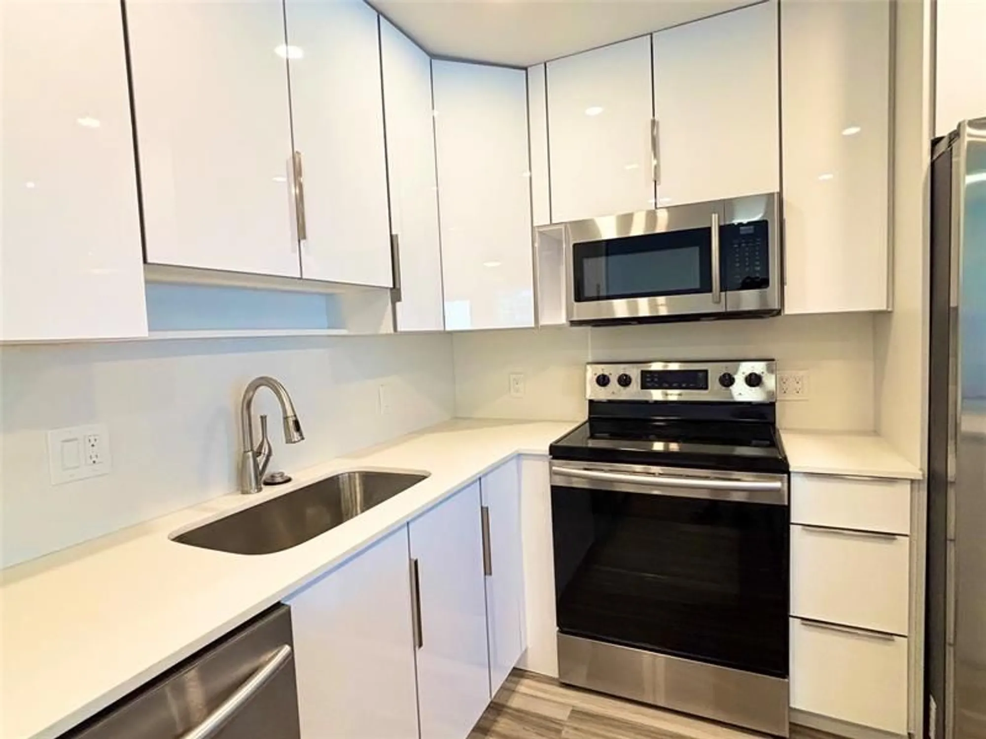 Property Slideshow image 6 of 70 | 279 oakridge p # 279, Deerfield Beach, FL, 33442