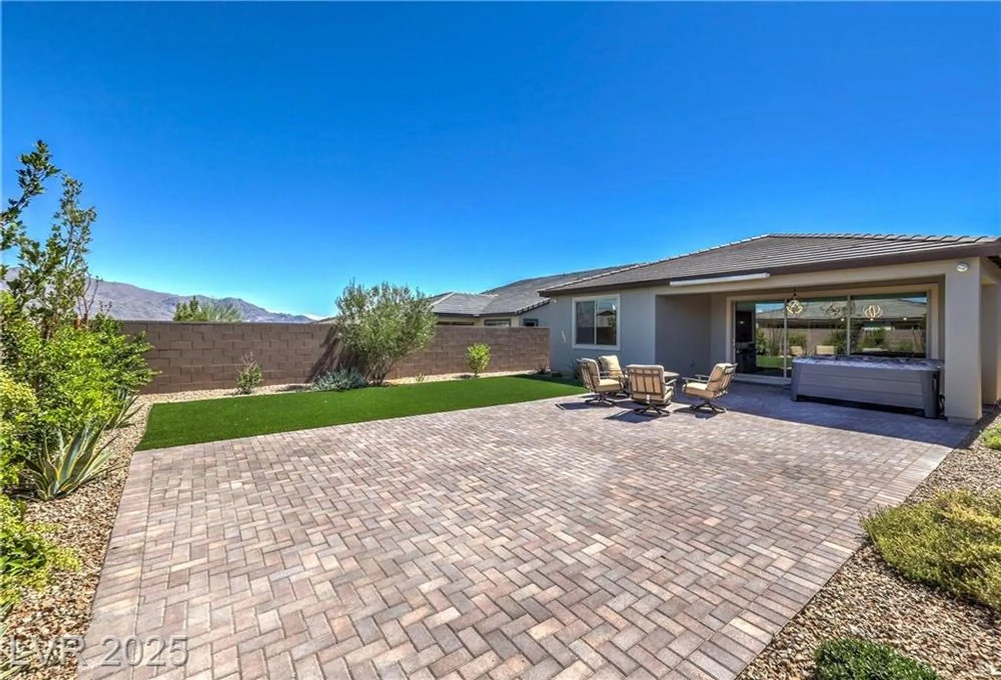 Property Slideshow image 5 of 52 | 9584 sard ln, Las Vegas, NV, 89143
