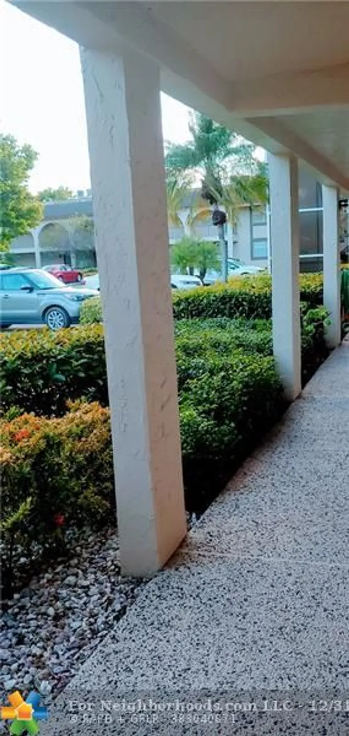 Property Slideshow image 4 of 23 | 2604 nassau bnd apt e1, Coconut Creek, FL, 33066