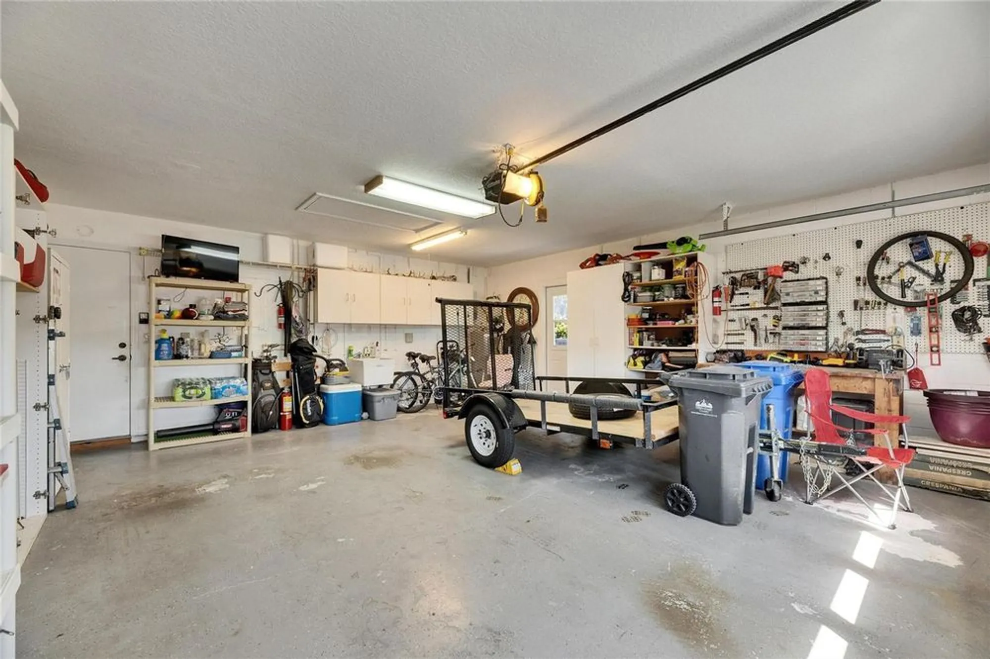 Property Slideshow image 57 of 81 | 334 northway dr, Sun City Center, FL, 33573