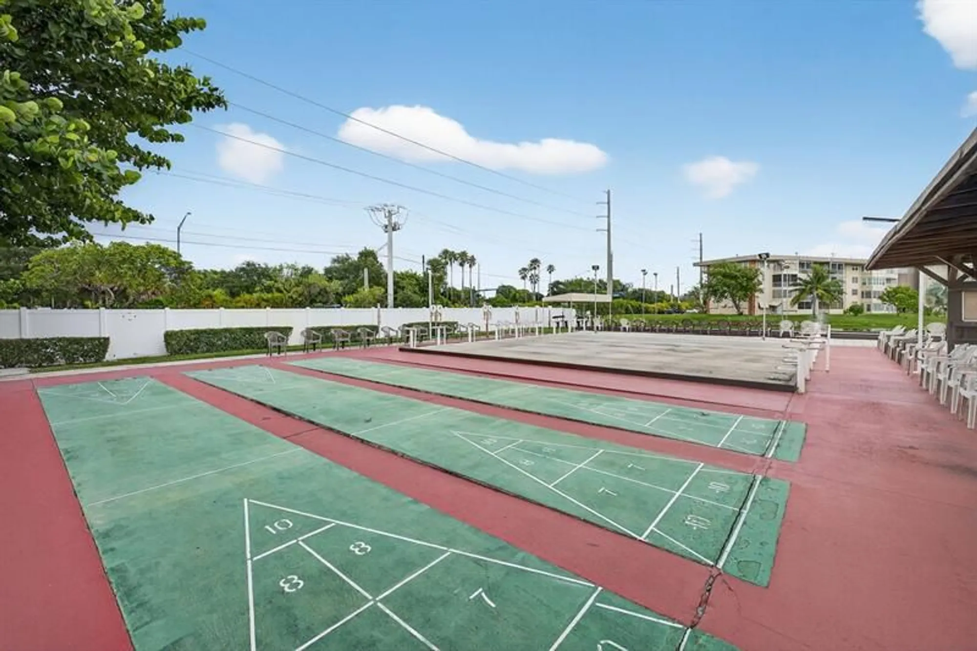 Property Slideshow image 16 of 17 | 3051 nw 46th ave apt 405, Lauderdale Lakes, FL, 33313