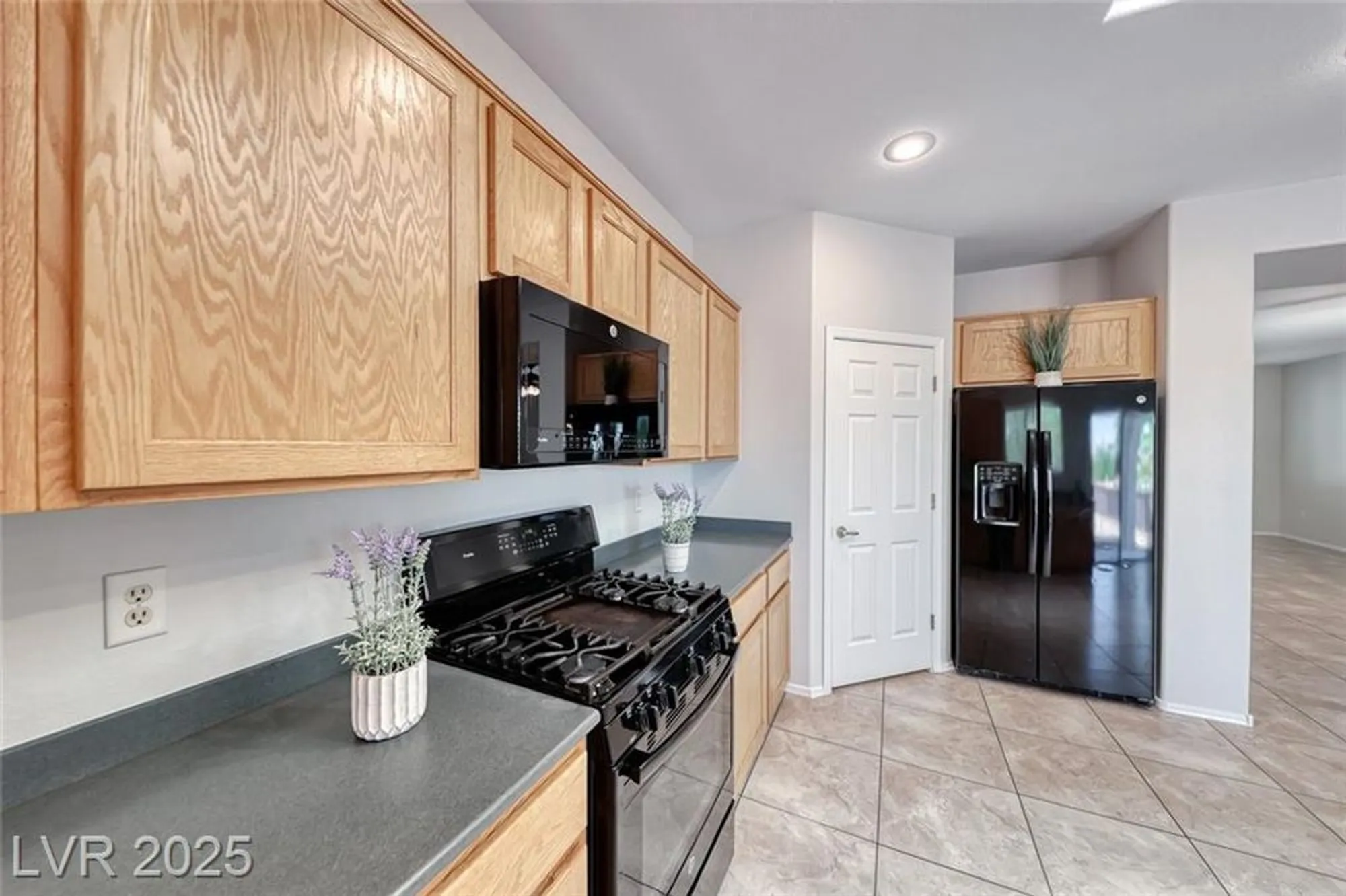 Property Slideshow image 18 of 50 | 2343 schaeffer hills dr, Henderson, NV, 89052