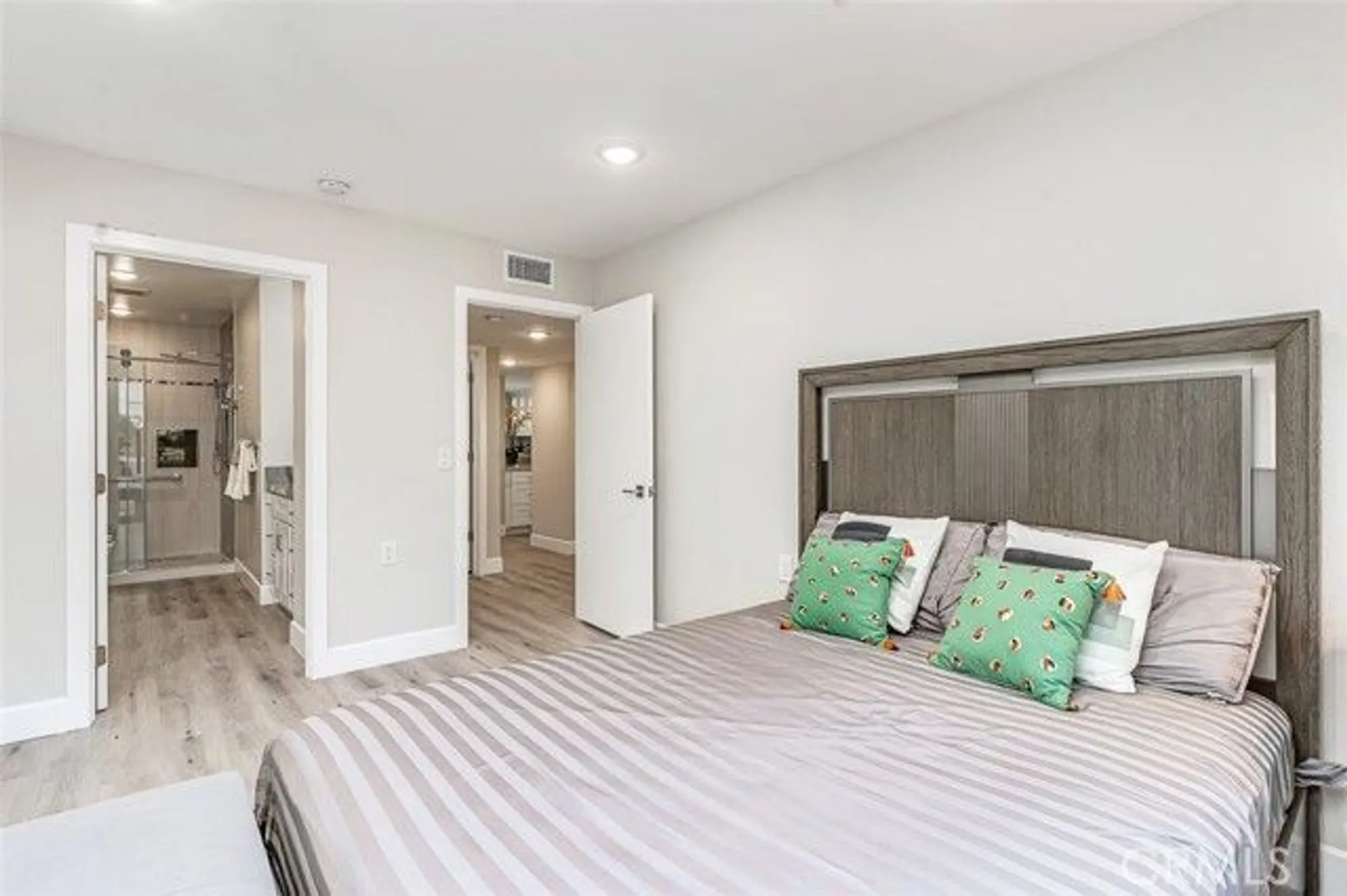 Property Slideshow image 15 of 26 | 4014 calle sonora oeste 2b, Laguna Woods, CA, 92637