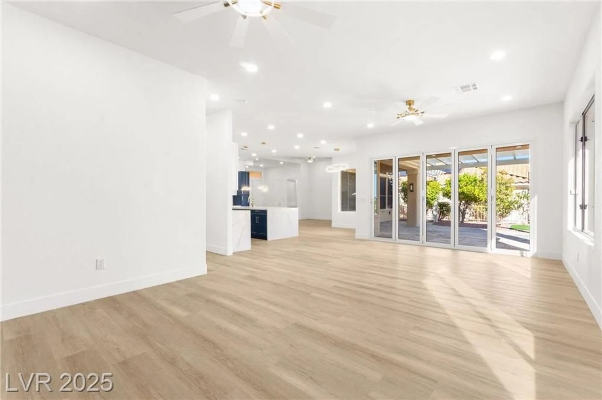 Property Slideshow image 18 of 99 | 3004 darby falls dr, Las Vegas, NV, 89134