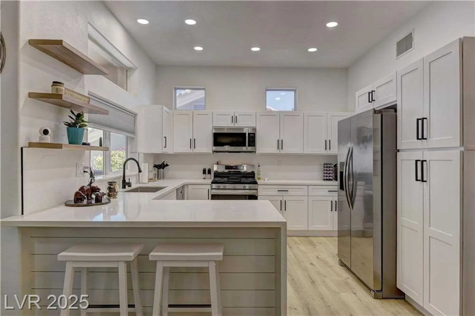 Property Slideshow image 12 of 26 | 2739 darby falls dr, Las Vegas, NV, 89134