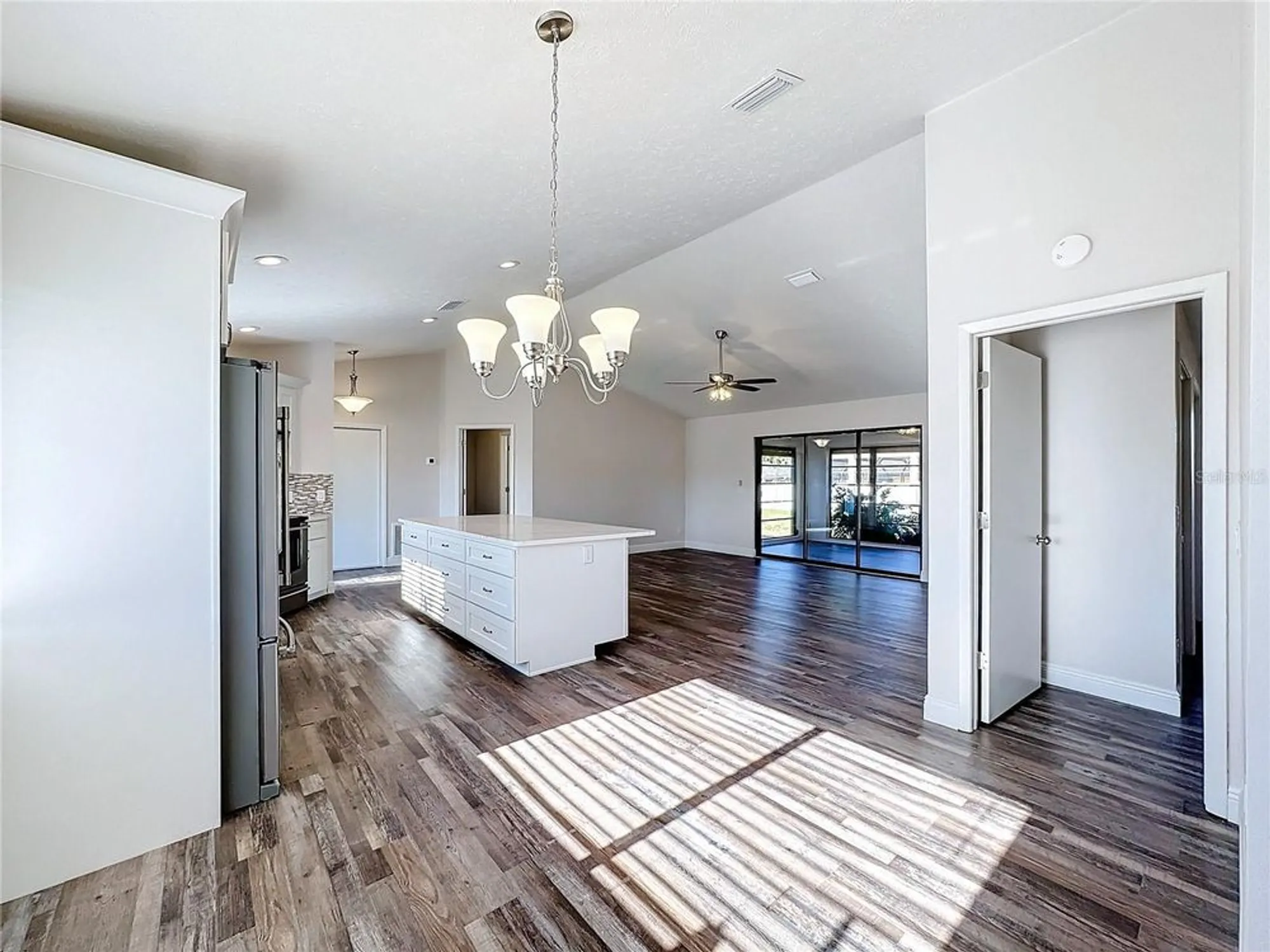 Property Slideshow image 11 of 57 | 1715 s pebble beach blvd, Sun City Center, FL, 33573