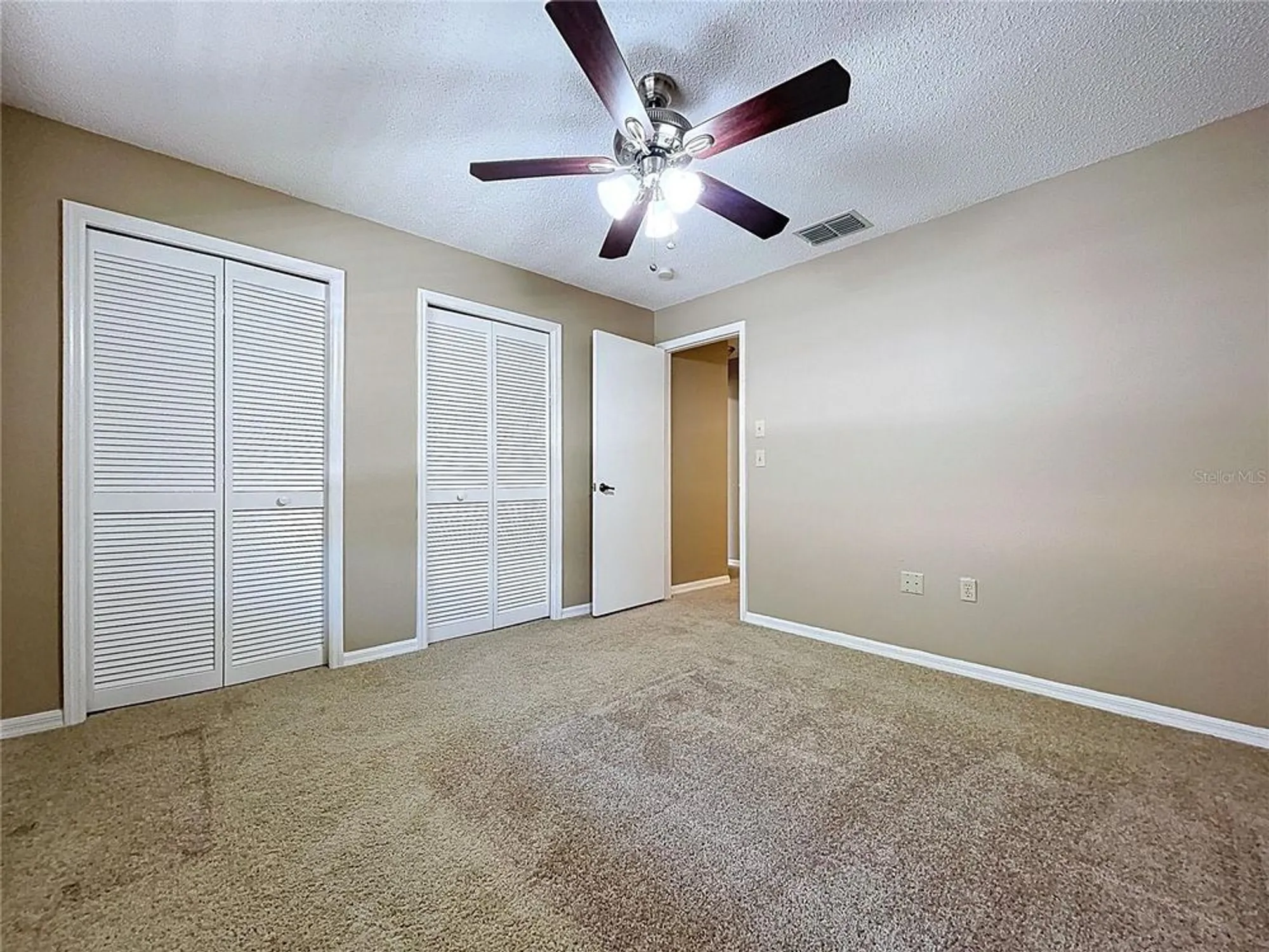 Property Slideshow image 40 of 59 | 2020 lakeview dr apt 203, Clearwater, FL, 33763