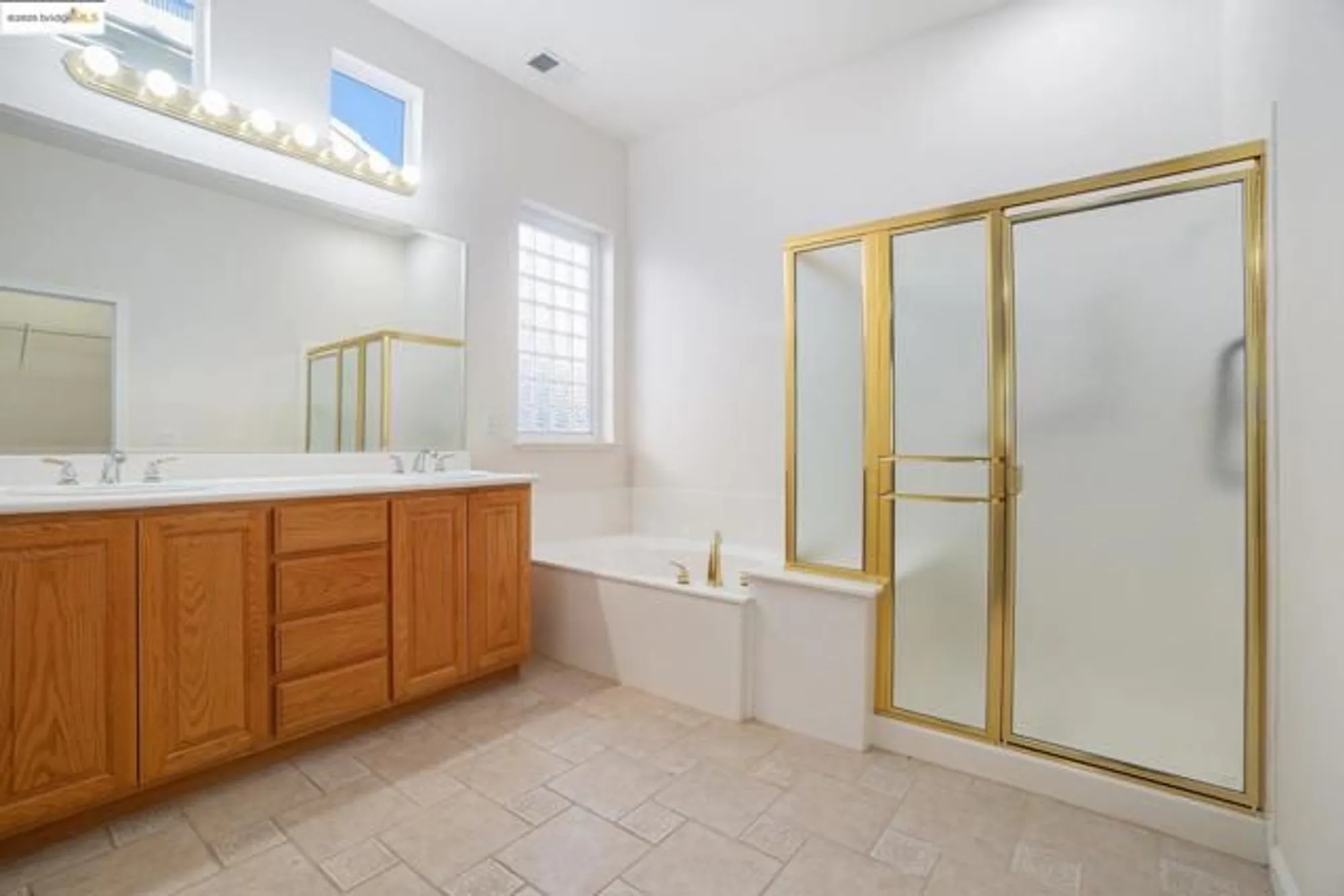 Property Slideshow image 15 of 33 | 1007 centennial dr, Brentwood, CA, 94513