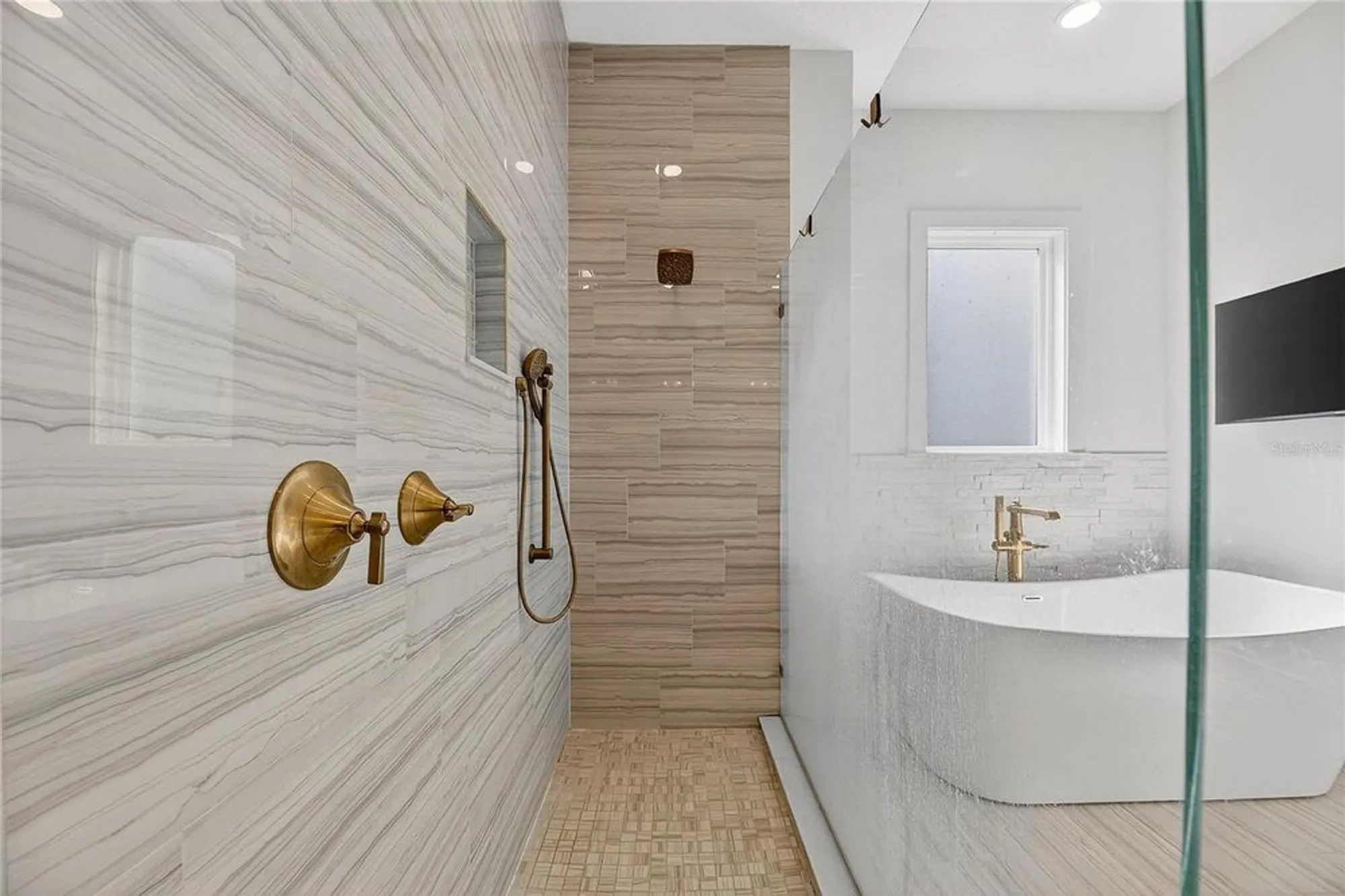 Property Slideshow image 39 of 92 | 5720 tybee island dr, Apollo Beach, FL, 33572