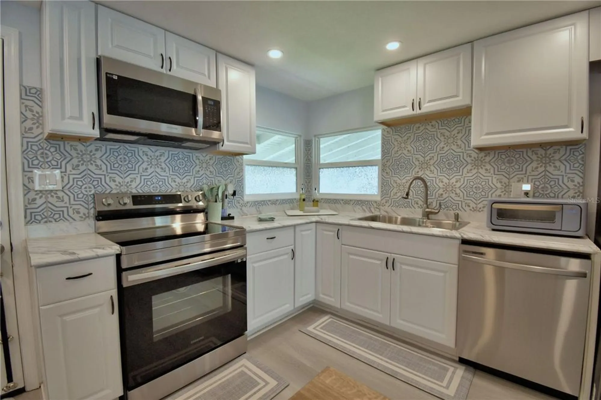 Property Slideshow image 9 of 48 | 4816 goldenview ln, Lakeland, FL, 33811