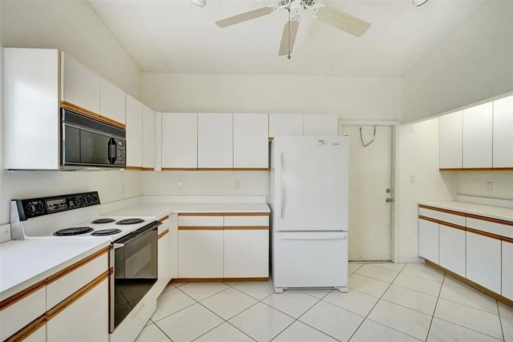 Property Slideshow image 18 of 33 | 8860 boatswain dr, Boynton Beach, FL, 33436