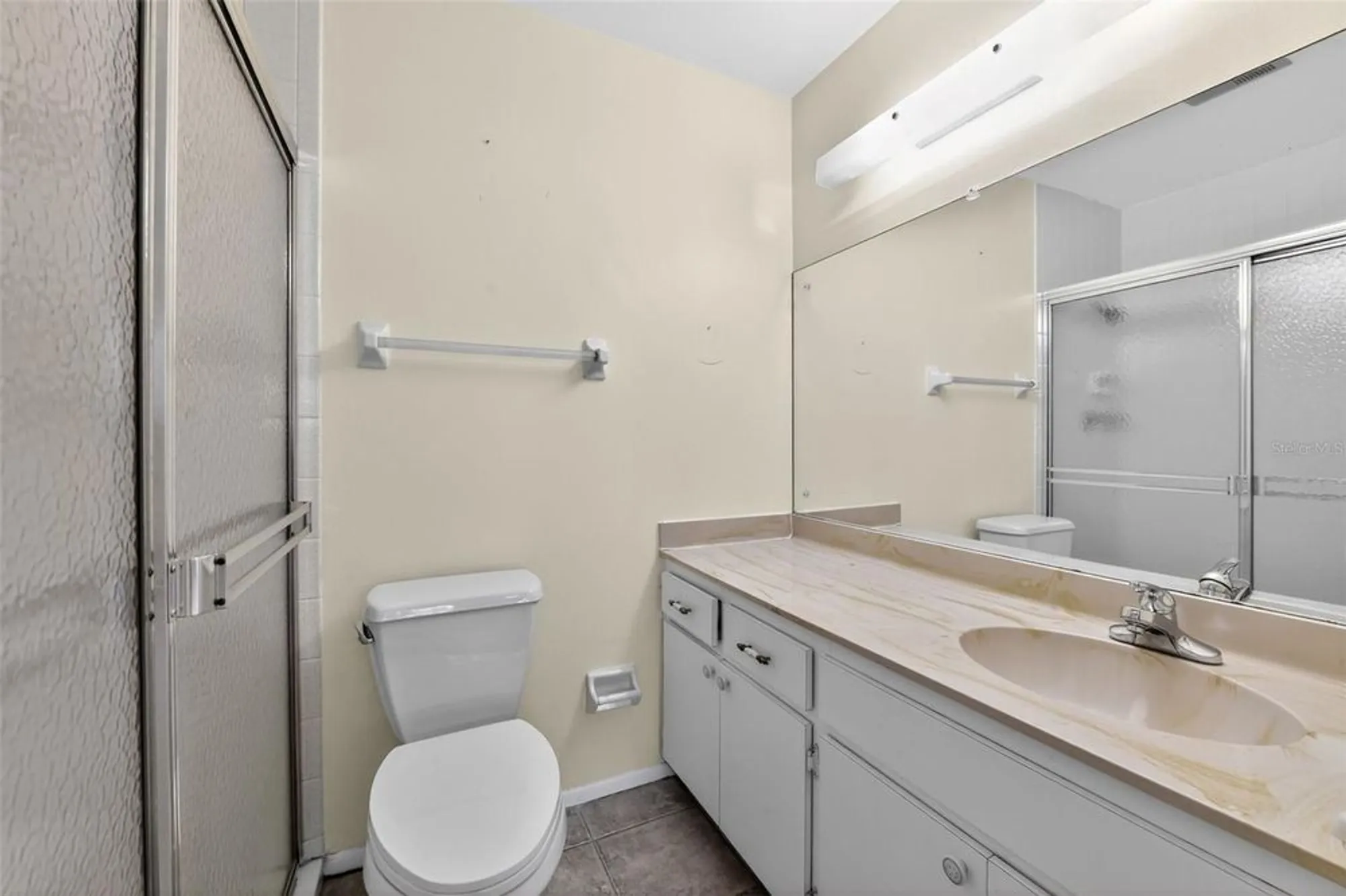 Property Slideshow image 15 of 27 | 2560 golf course dr 507, Sarasota, FL, 34234