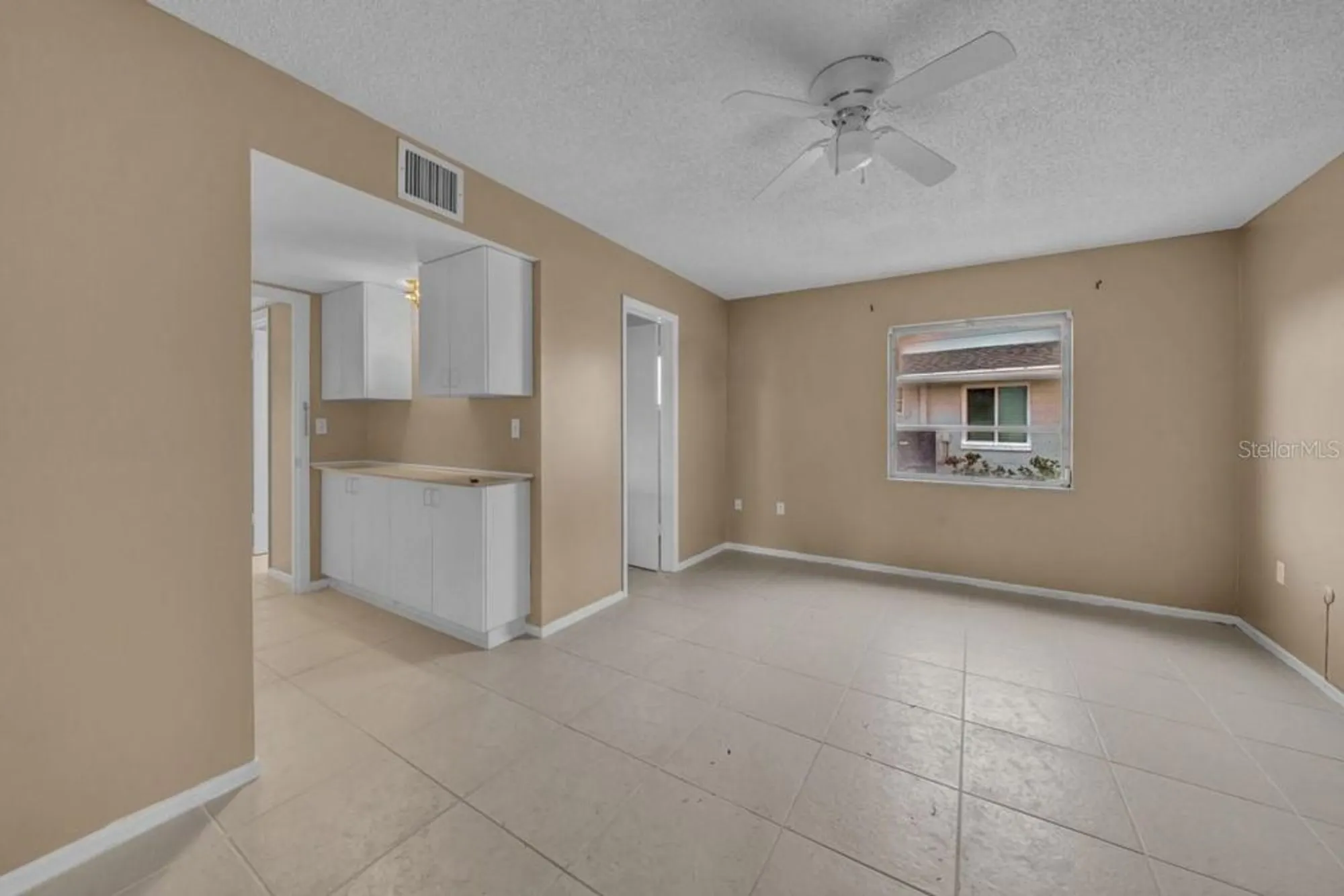 Property Slideshow image 8 of 12 | 1808 milford cir, Sun City Center, FL, 33573