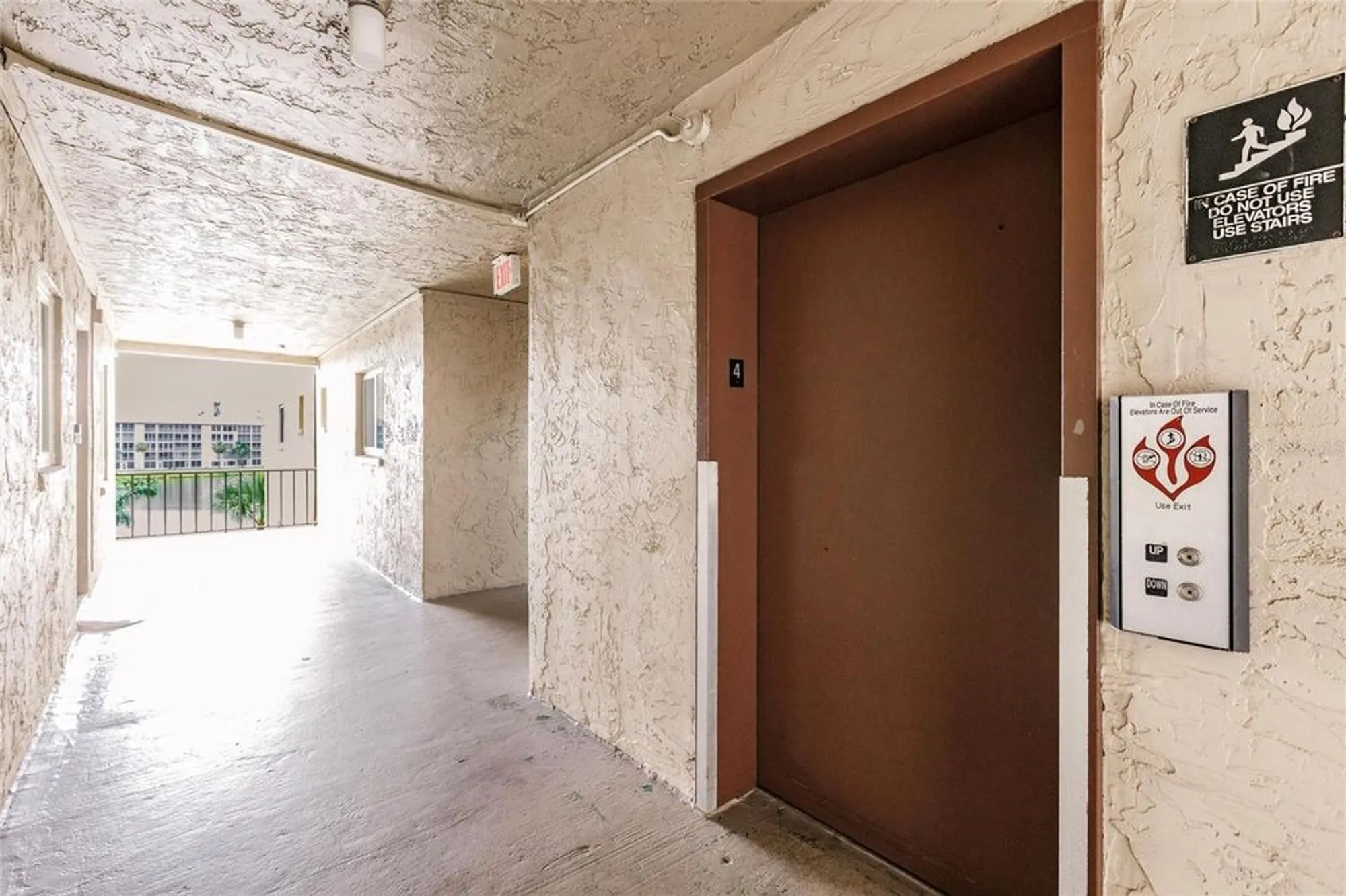 Property Slideshow image 33 of 64 | 3635 lake bayshore dr j-410, Bradenton, FL, 34205