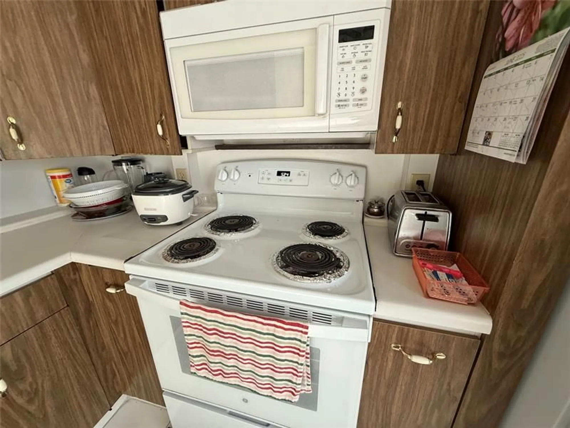 Property Slideshow image 12 of 12 | 2802 victoria way m2, Coconut Creek, FL, 33066