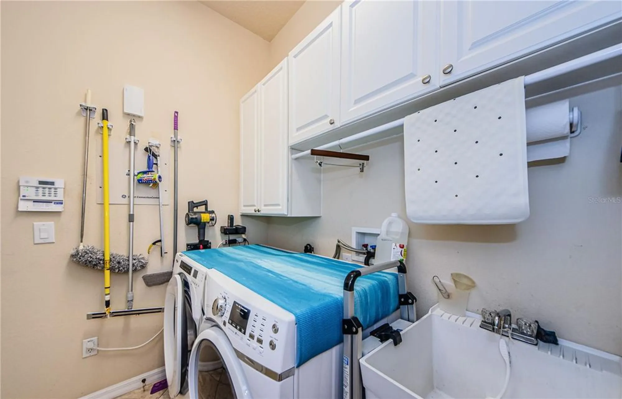 Property Slideshow image 38 of 77 | 4947 sandy brook cir, Wimauma, FL, 33598