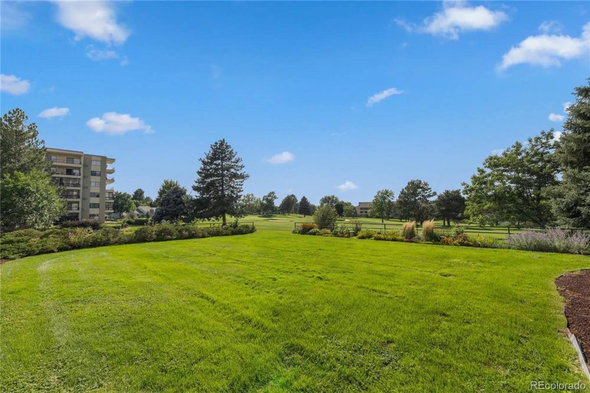 Property Slideshow image 5 of 25 | 13931 e marina dr apt 304, Aurora, CO, 80014