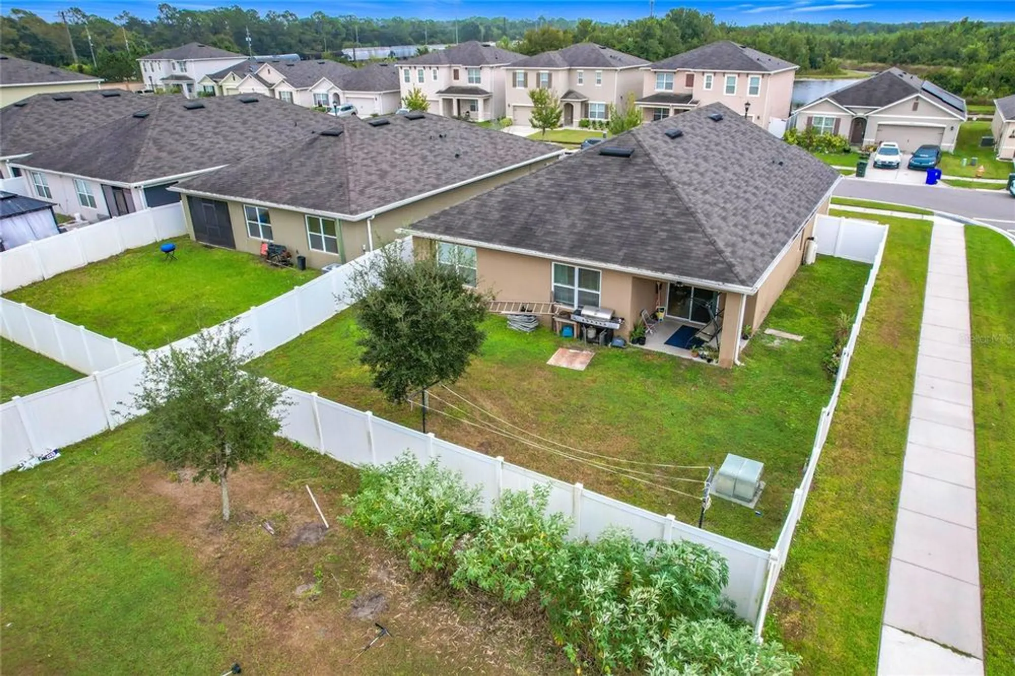 Property Slideshow image 43 of 49 | 2043 blue highlands dr, Lakeland, FL, 33811